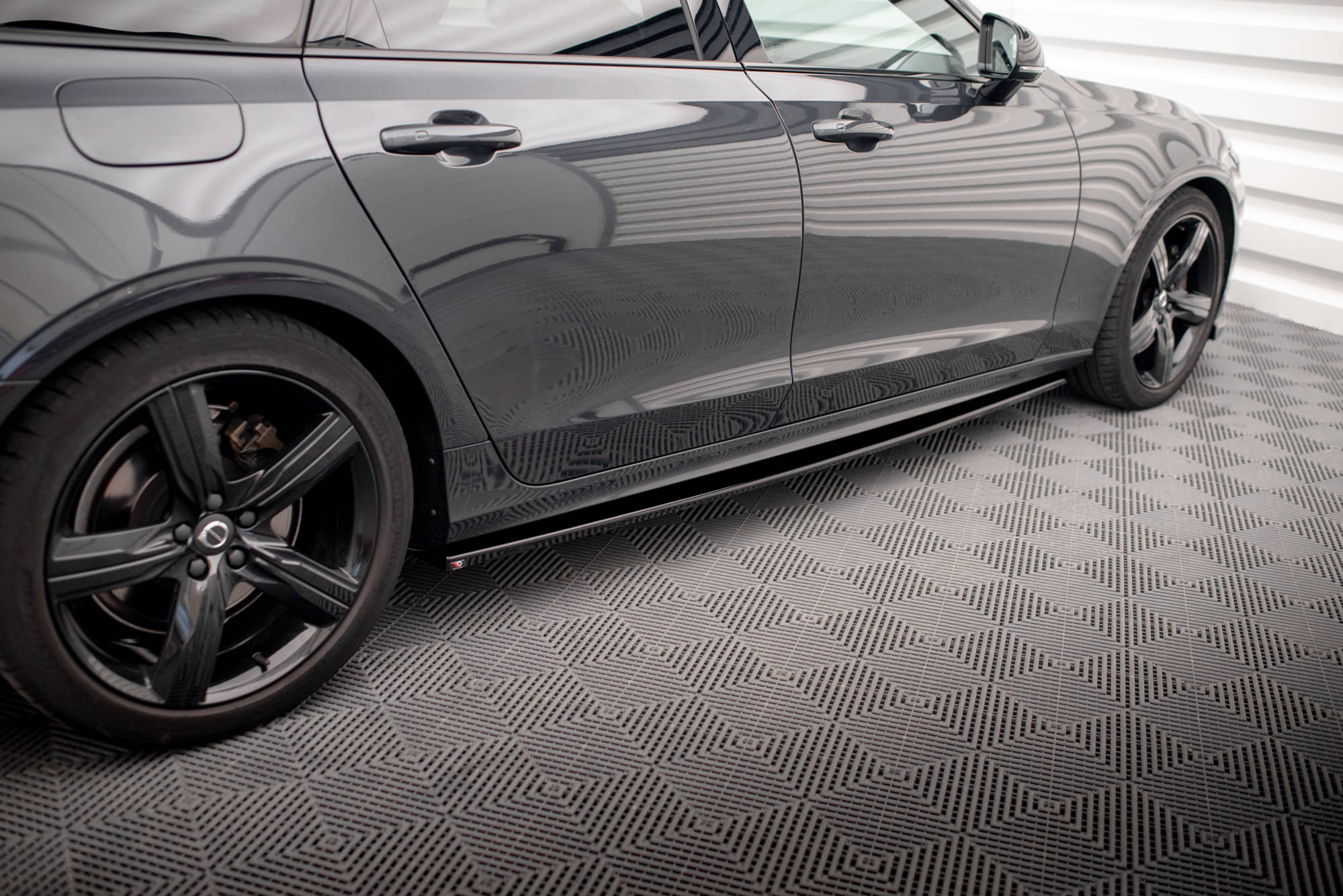 Street+ Seitenschweller Leisten passend für Volvo V90 / S90 R-Design Mk2 schwarz Hochglanz