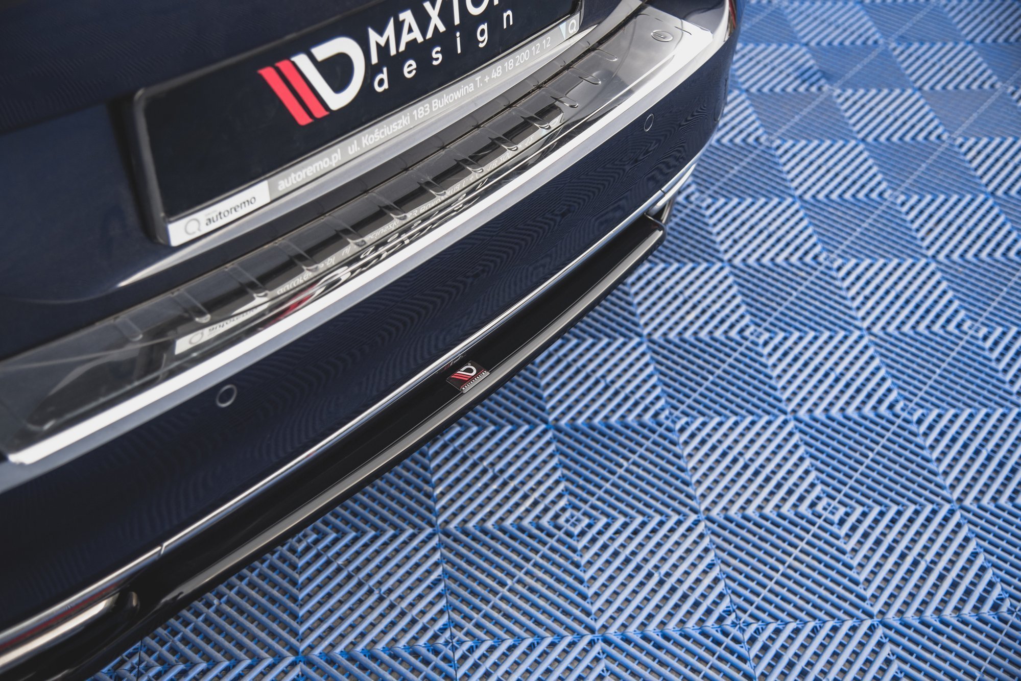 Street+ Mittlerer Diffusor Heck Ansatz passend für VW Passat B8 schwarz Hochglanz
