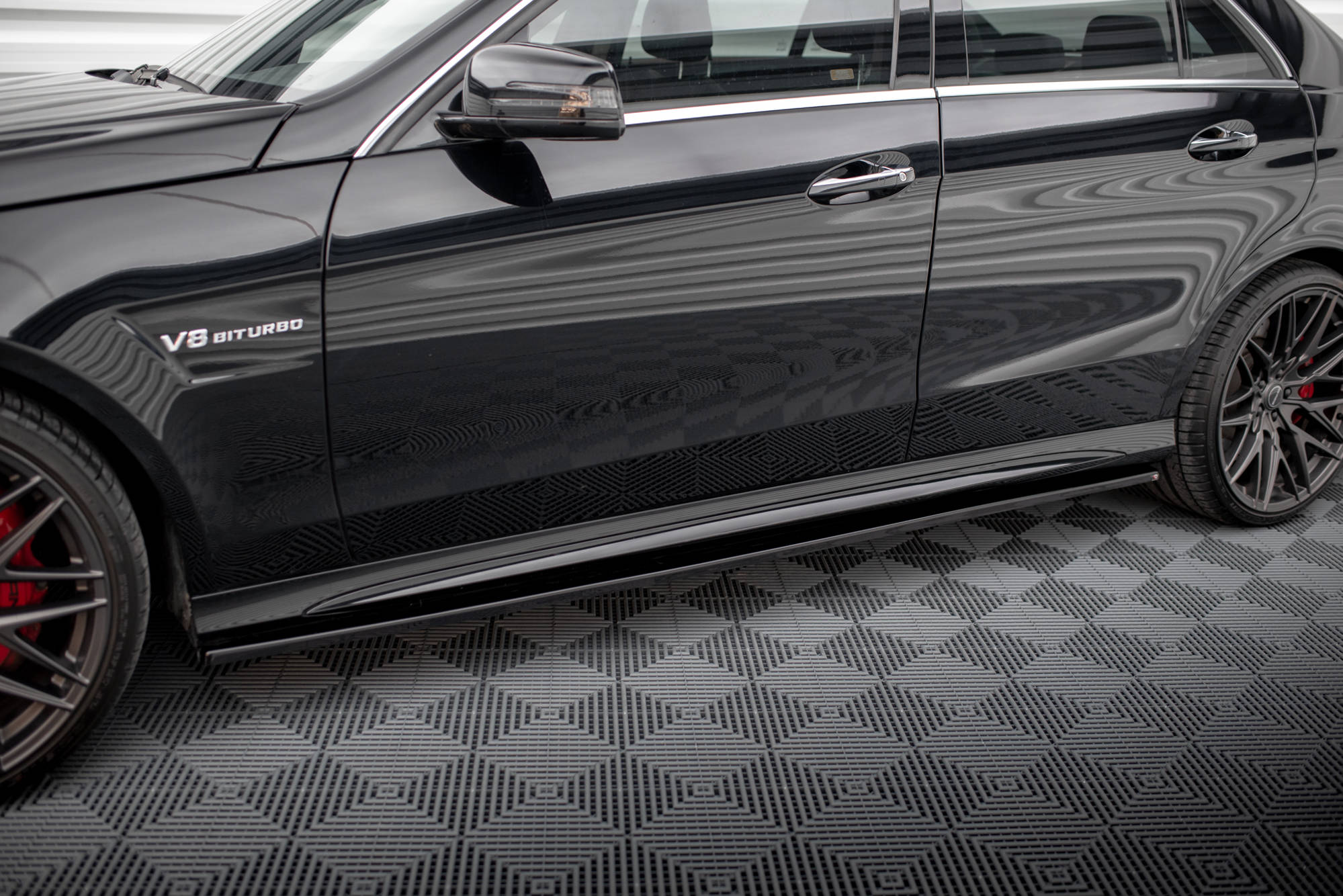 Street+ Seitenschweller Leisten passend für Mercedes E63 AMG / AMG-Line Limousine W212 FL schwarz Hochglanz