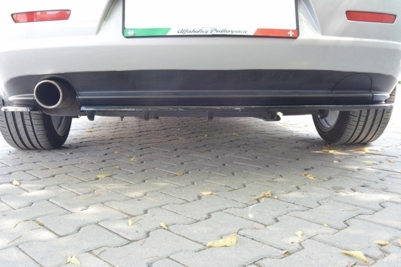 Street+ Mittlerer Diffusor Heck Ansatz passend für Alfa Romeo 159 im RACE schwarz Hochglanz