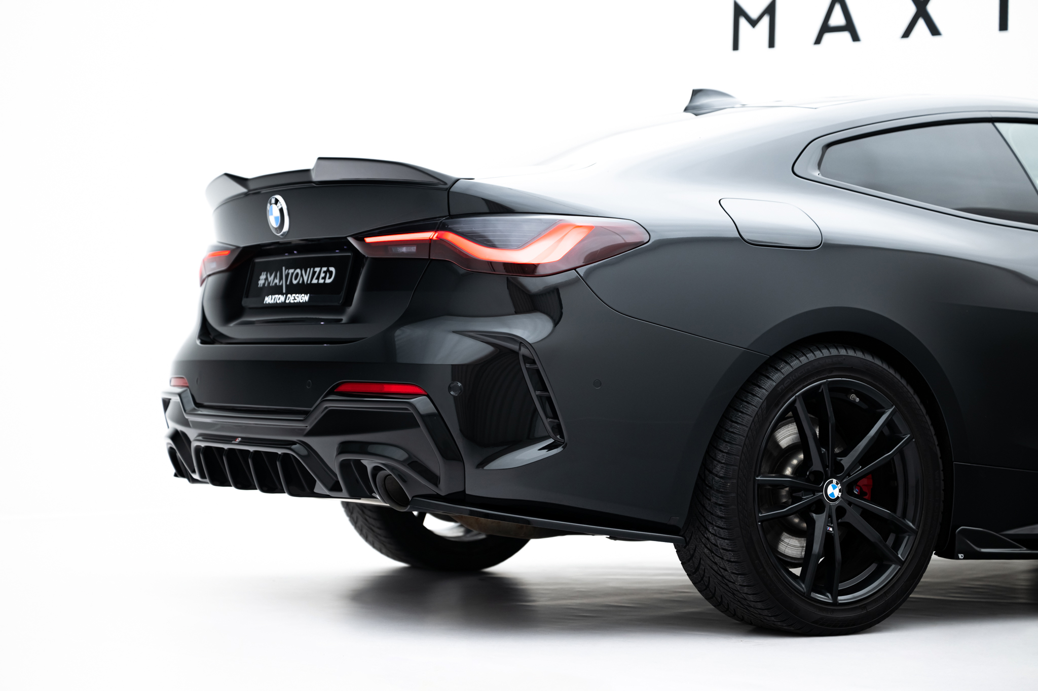 Street+ Heck Ansatz Flaps V.7 passend für BMW 4er M-Paket G22 / G23 / G22 FL / G23 FL schwarz Hochglanz