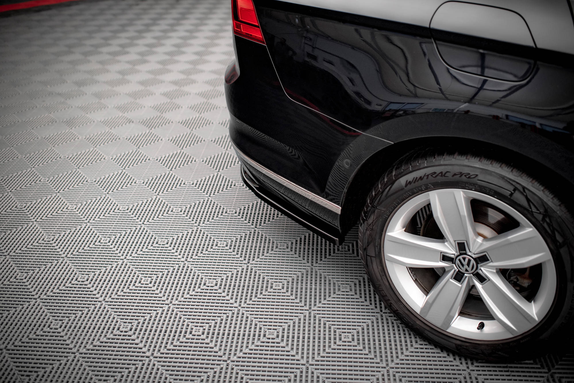 Street+ Heck Ansatz Flaps passend für VW Passat B8 FL schwarz Hochglanz