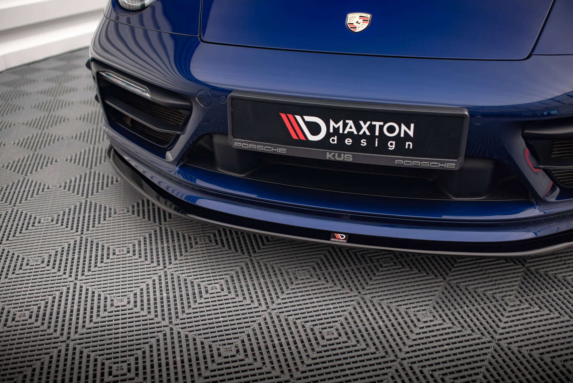 Street+ Spoilerlippe Front Ansatz V.1 passend für Porsche 911 Carrera Aero / Carrera GTS 992 schwarz Hochglanz