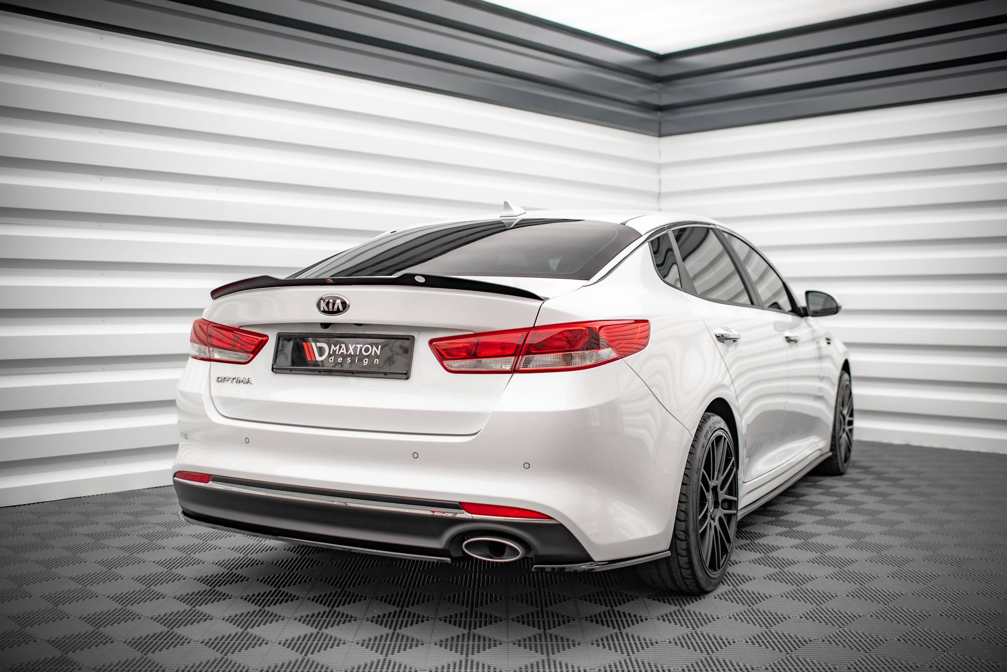 Street+ Heck Ansatz Flaps passend für Kia Optima Mk4 schwarz Hochglanz