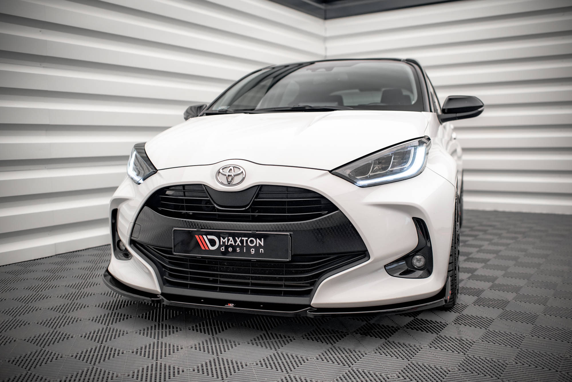 Street+ Spoilerlippe Front Ansatz V.1 + Flaps passend für Toyota Yaris Mk4