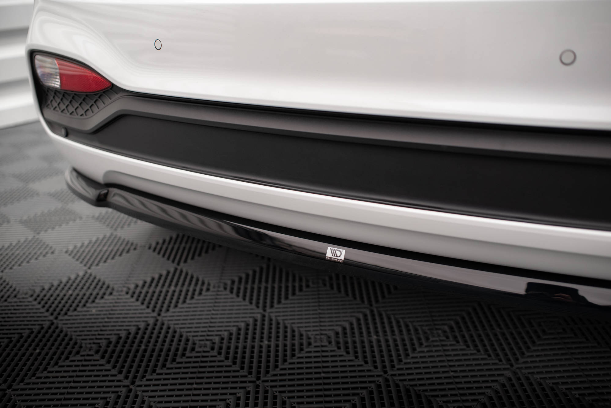 Street+ Mittlerer Diffusor Heck Ansatz passend für Hyundai I20 Mk2 FL schwarz Hochglanz