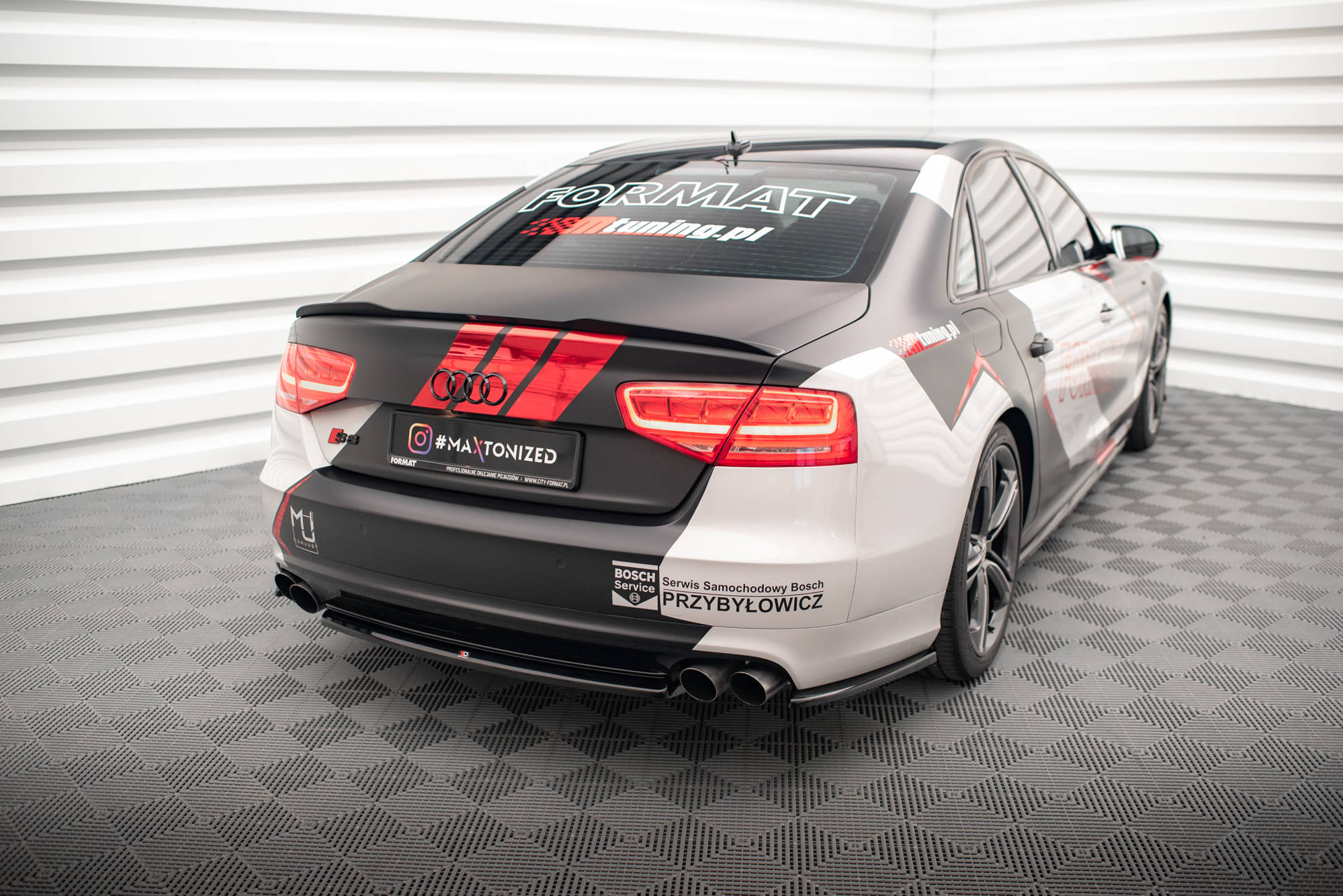 Street+ Mittlerer Diffusor Heck Ansatz passend für Audi S8 D4 schwarz Hochglanz