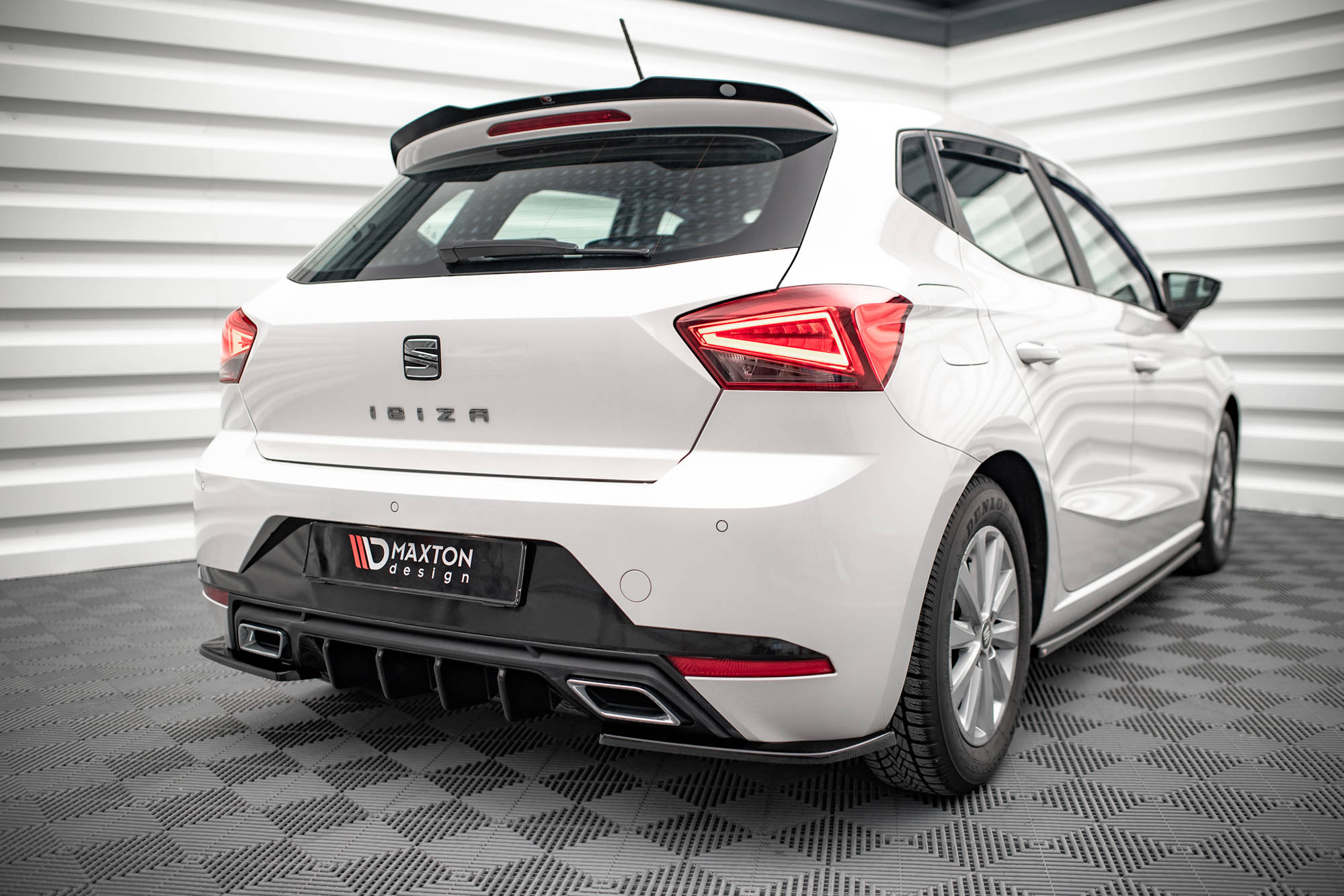 Street+ Heck Ansatz Flaps passend für Seat Ibiza FR/ Standard Mk5 schwarz Hochglanz