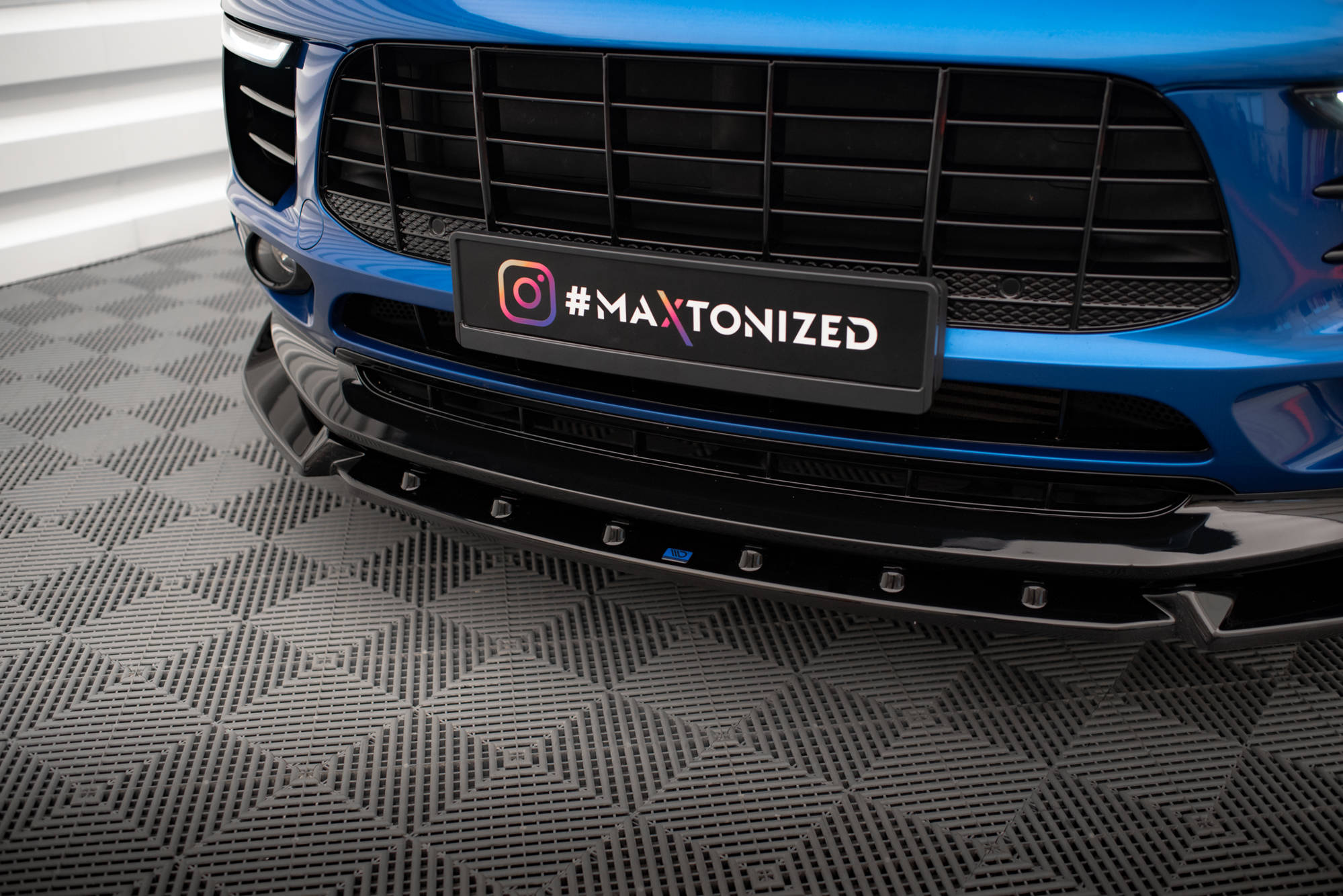 Street+ Spoilerlippe Front Ansatz V.2 passend für Porsche Macan Mk1 schwarz Hochglanz