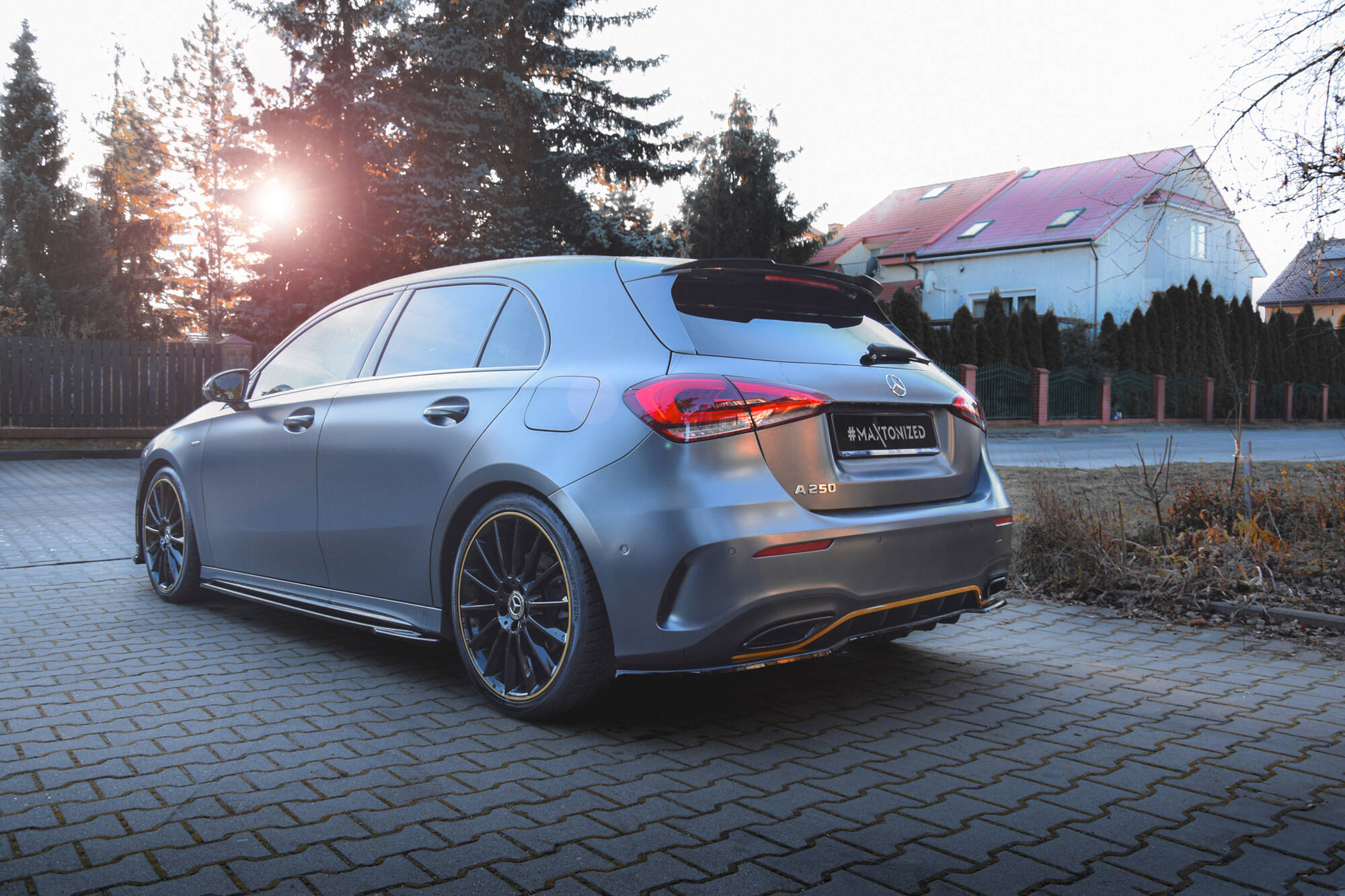 Heck Spoiler Aufsatz Abrisskante passend für Mercedes A AMG-Line Hatchback W177 schwarz Hochglanz