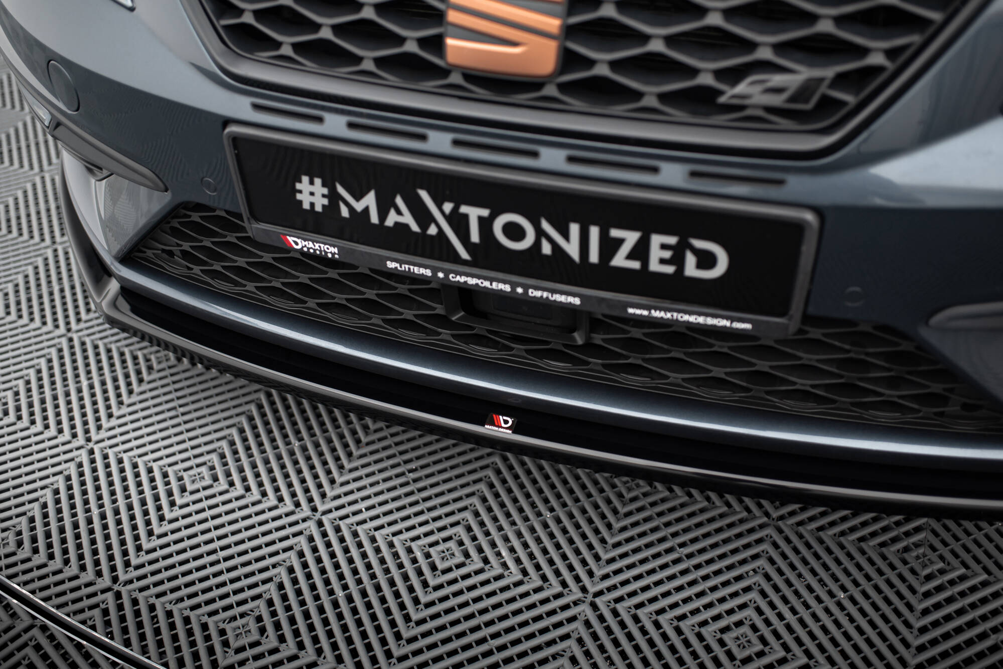 Street+ Spoilerlippe Front Ansatz V.2 passend für Seat Leon CUPRA / FR Mk3 FL schwarz Hochglanz