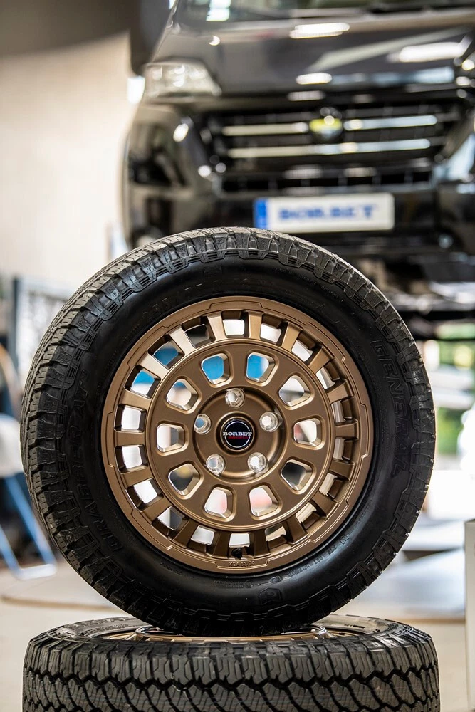 18 Zoll CW7 Borbet Alu Felgen für Renault Alaskan Allrad Pickup SUV 6x114,3