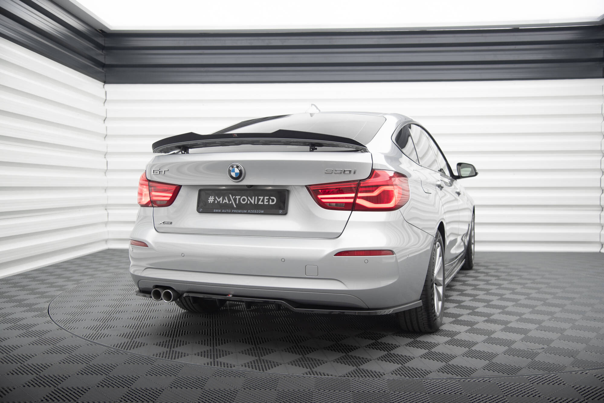 Street+ Mittlerer Diffusor RACE Heck Ansatz passend für BMW 3er GT F34 FL schwarz Hochglanz