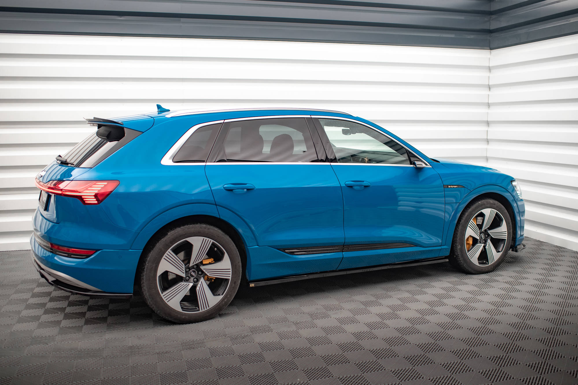 Street+ Seitenschweller Leisten passend für Audi e-tron schwarz Hochglanz