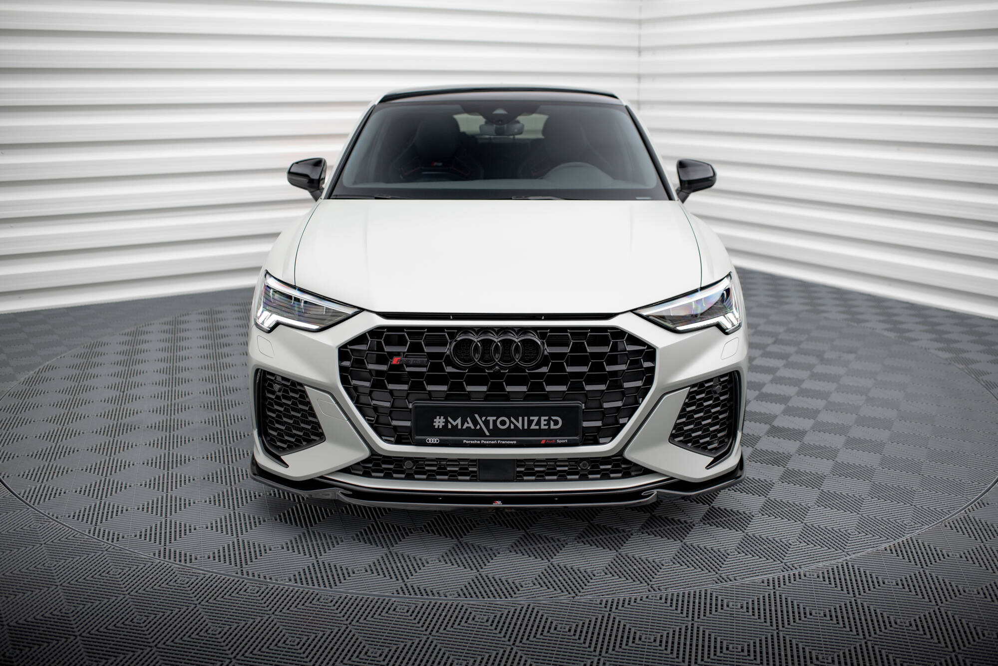 Front Ansatz V.1 für Audi RSQ3 Sportback / SUV F3 schwarz Hochglanz