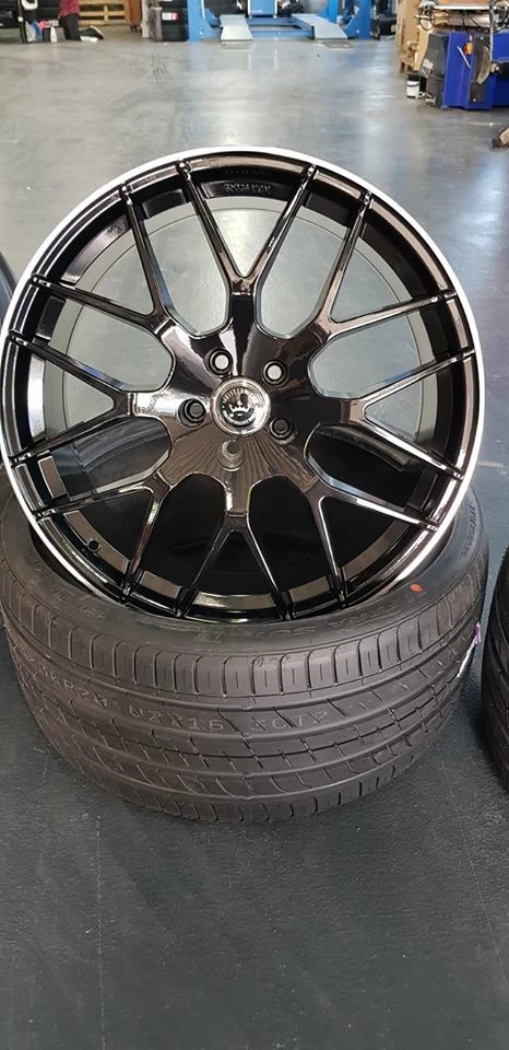 20 Zoll Meisterwerk MW10 Alu Felgen 9x20 et33 5x112 schwarz poliert für SQ7 SQ5