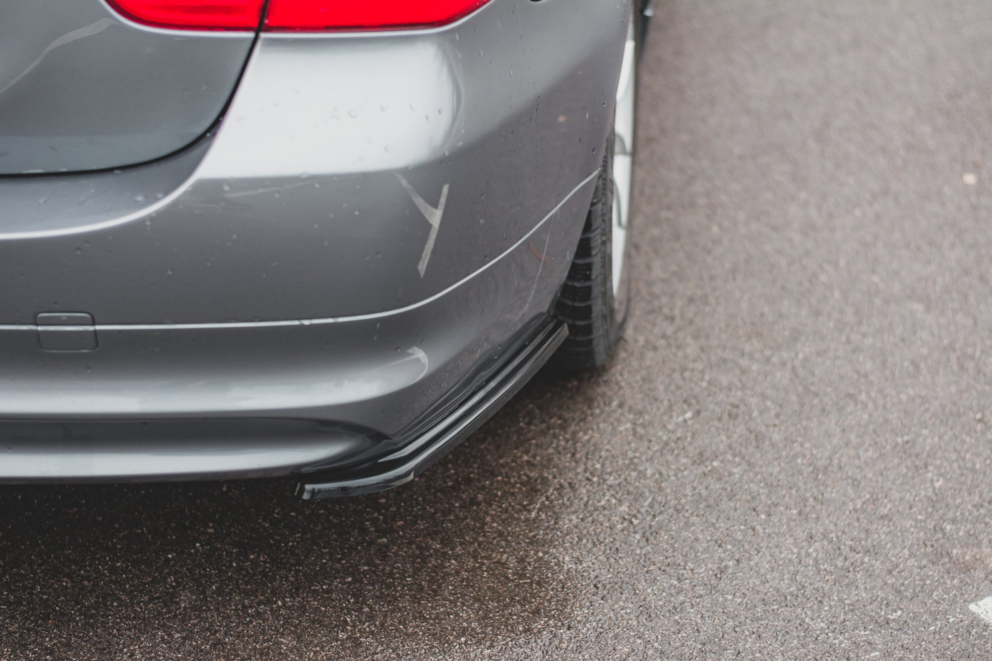 Heck Ansatz Flaps Diffusor für BMW 3er E91 Facelift schwarz Hochglanz