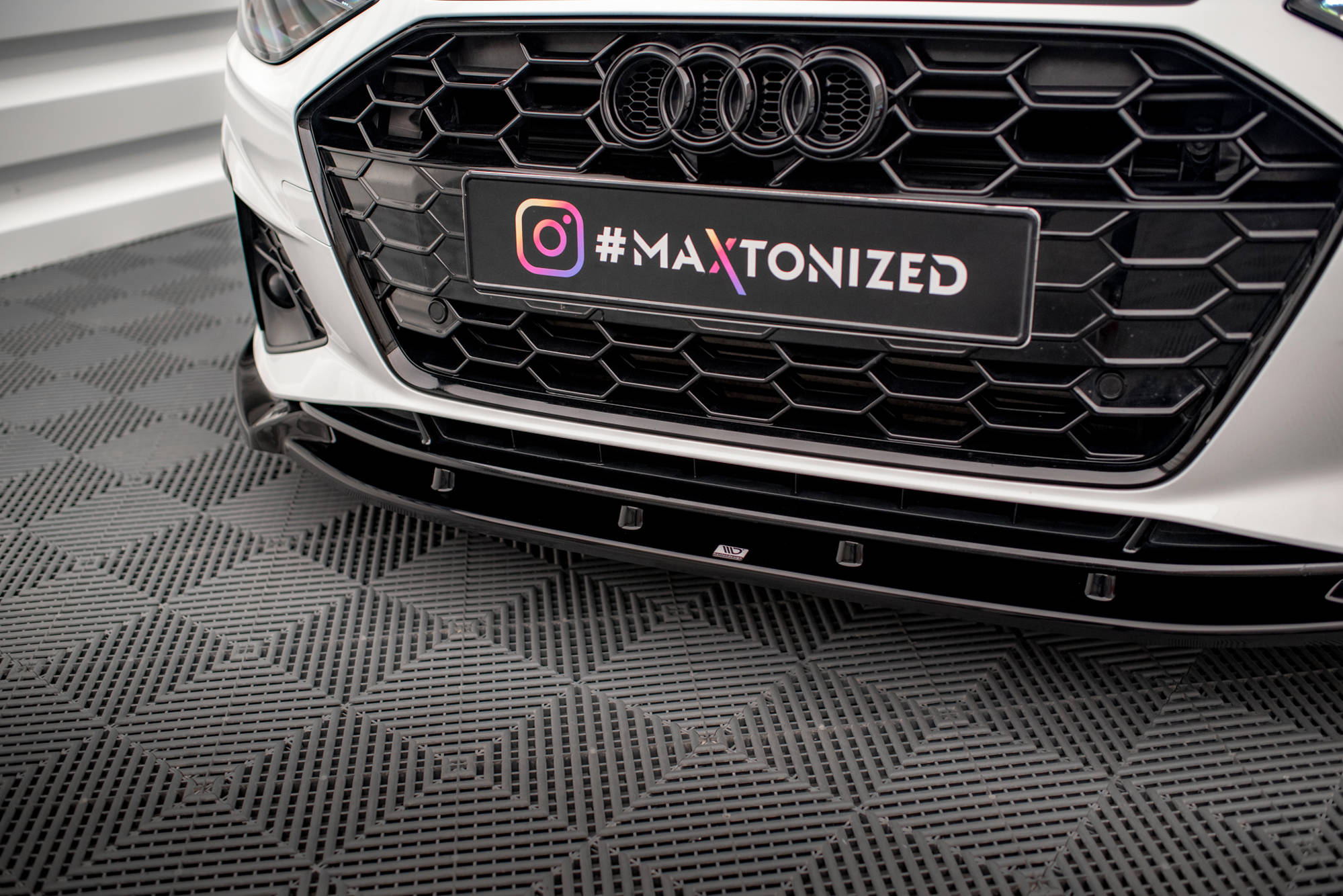Street+ Spoilerlippe Front Ansatz V.1 passend für Audi A4 S-Line / S4 B9 FL schwarz Hochglanz