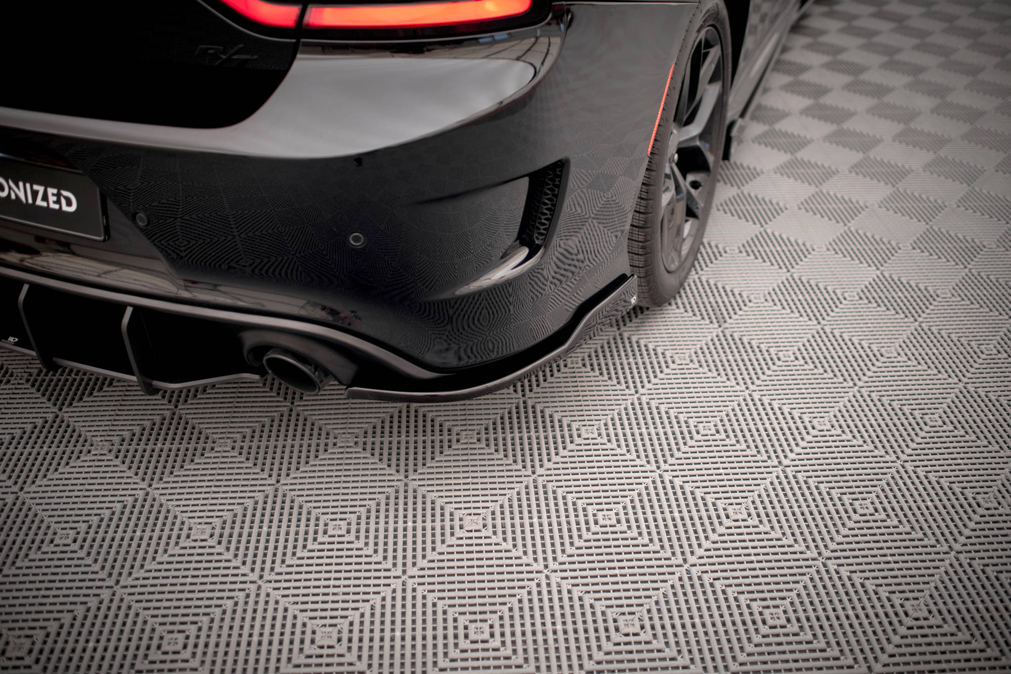 Street+ Heck Ansatz Flaps passend für Dodge Charger SRT Mk7 FL schwarz Hochglanz
