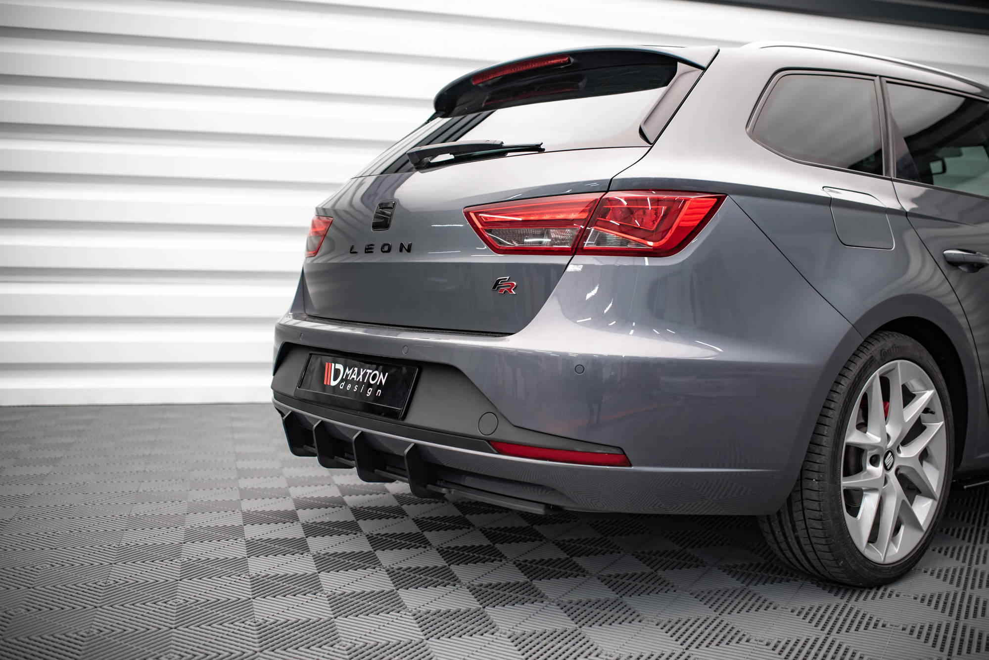 Street Pro Heckschürze Heck Ansatz Diffusor passend für Seat Leon FR Sportstourer Mk3