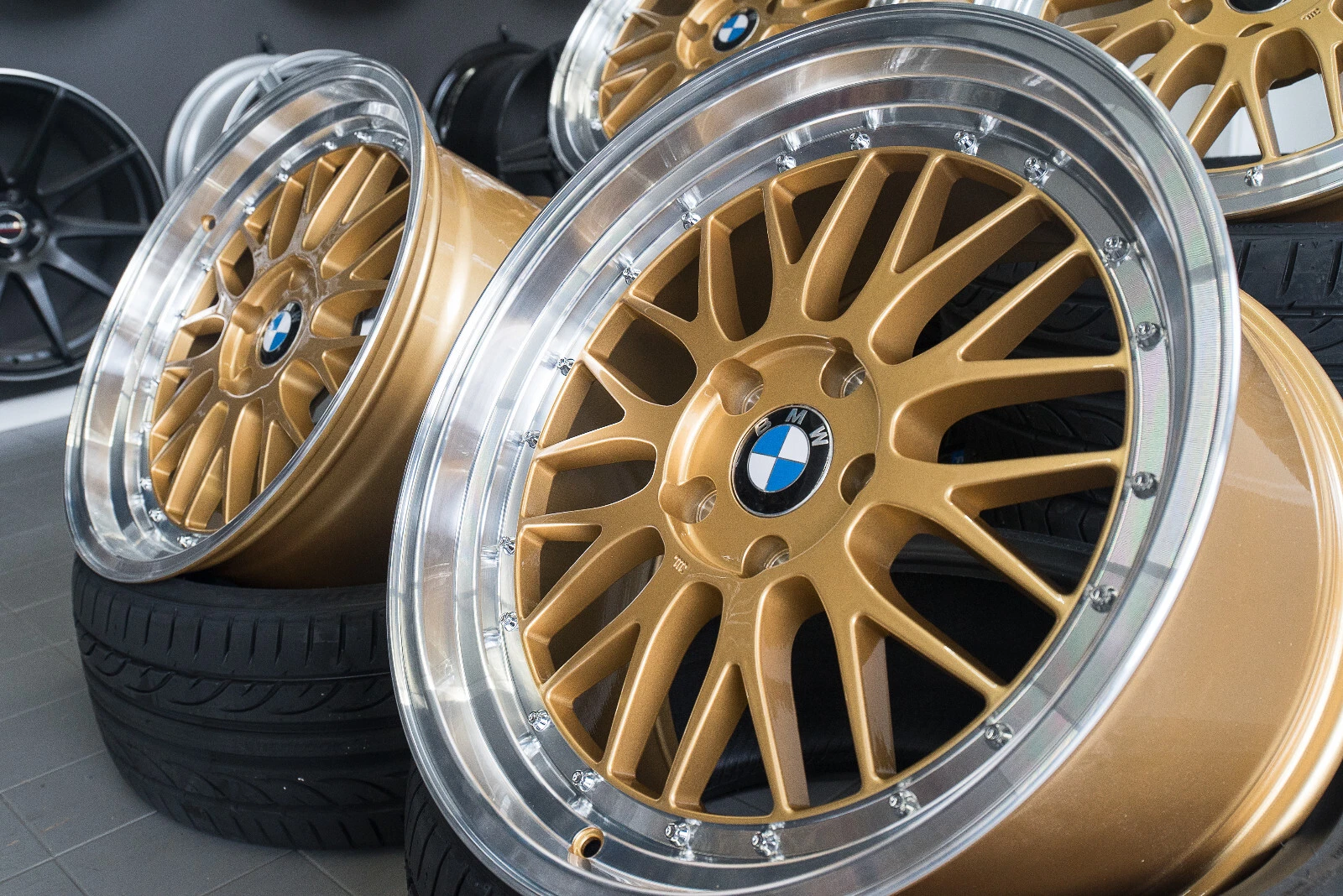 18 Zoll UA3 Felgen für BMW 3er E36 E46 E90 E91 1er E87 E82 F20 F21 Z3 Z4 Mini