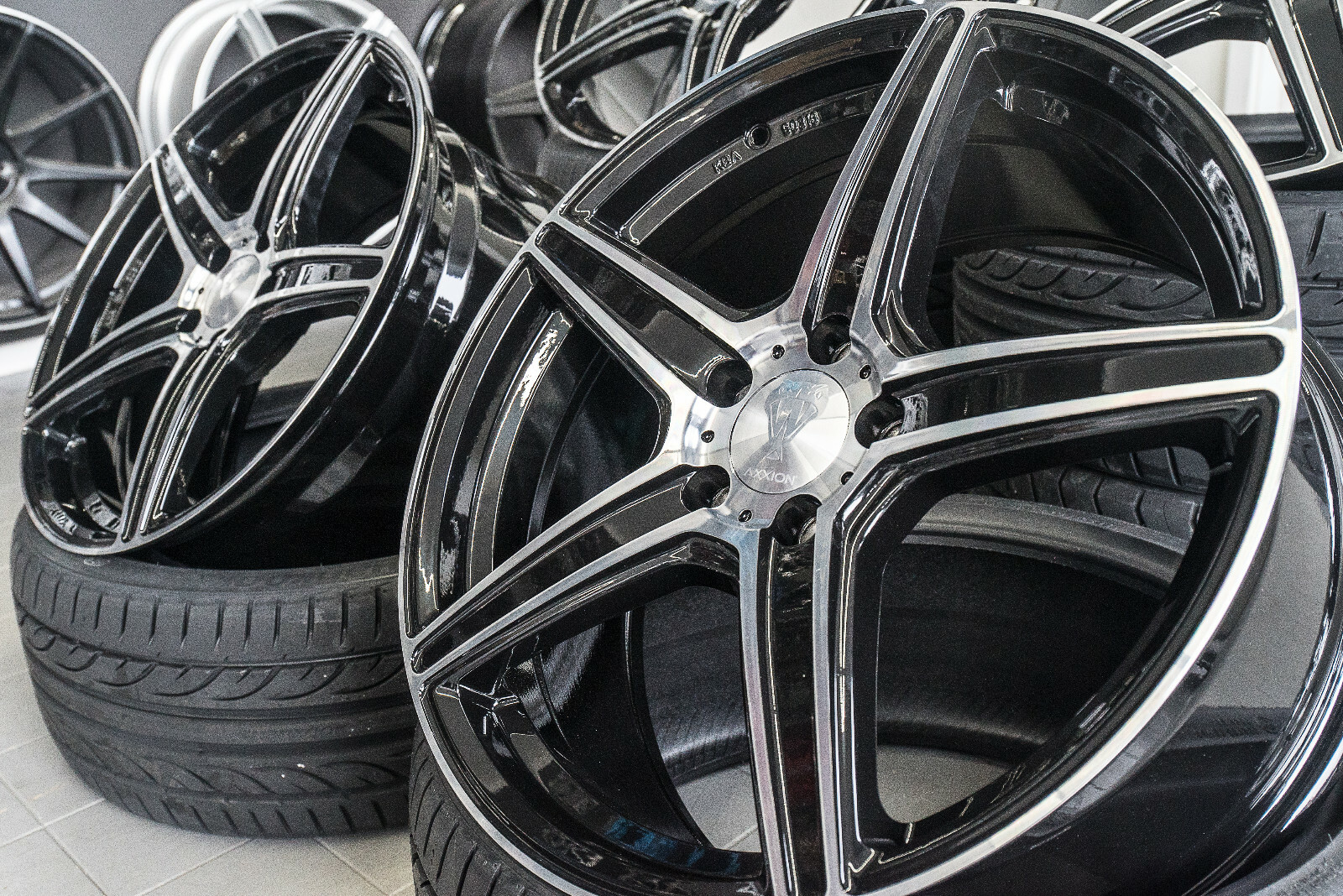 20 Zoll Axxion AX7 Alu Felgen 5 Stern 5x112 für Audi RS4 RS5 RS6 RS7 SQ7 SQ5 Neu