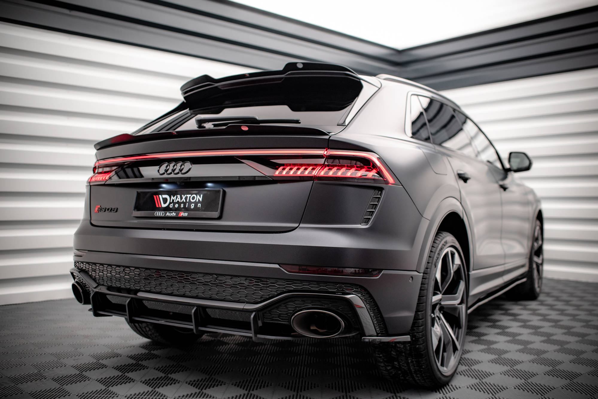 Street+ Heck Ansatz Flaps passend für Audi RSQ8 Mk1 schwarz Hochglanz