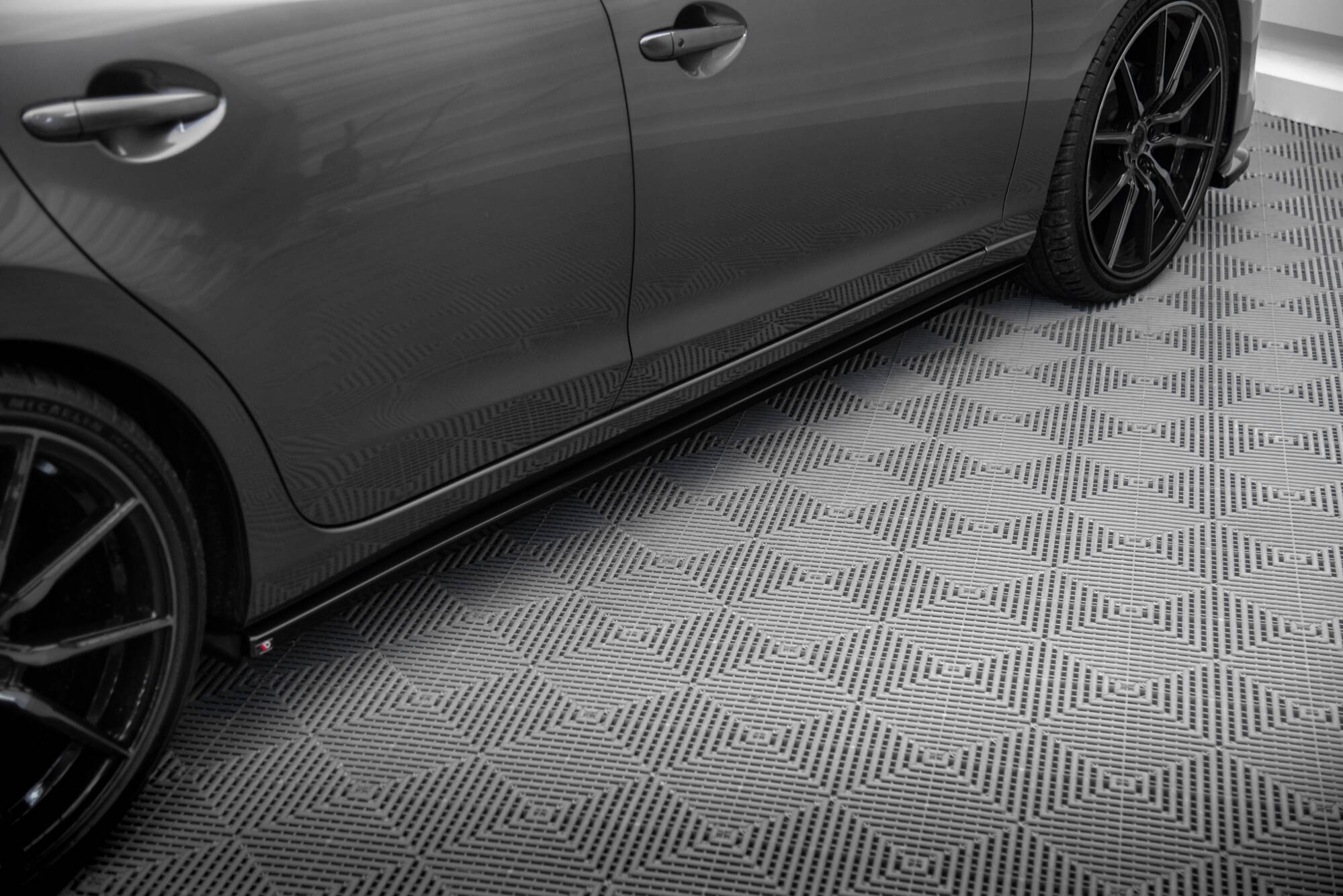 Street+ Seitenschweller Leisten passend für Mazda 6 Kombi Mk3 FL schwarz Hochglanz