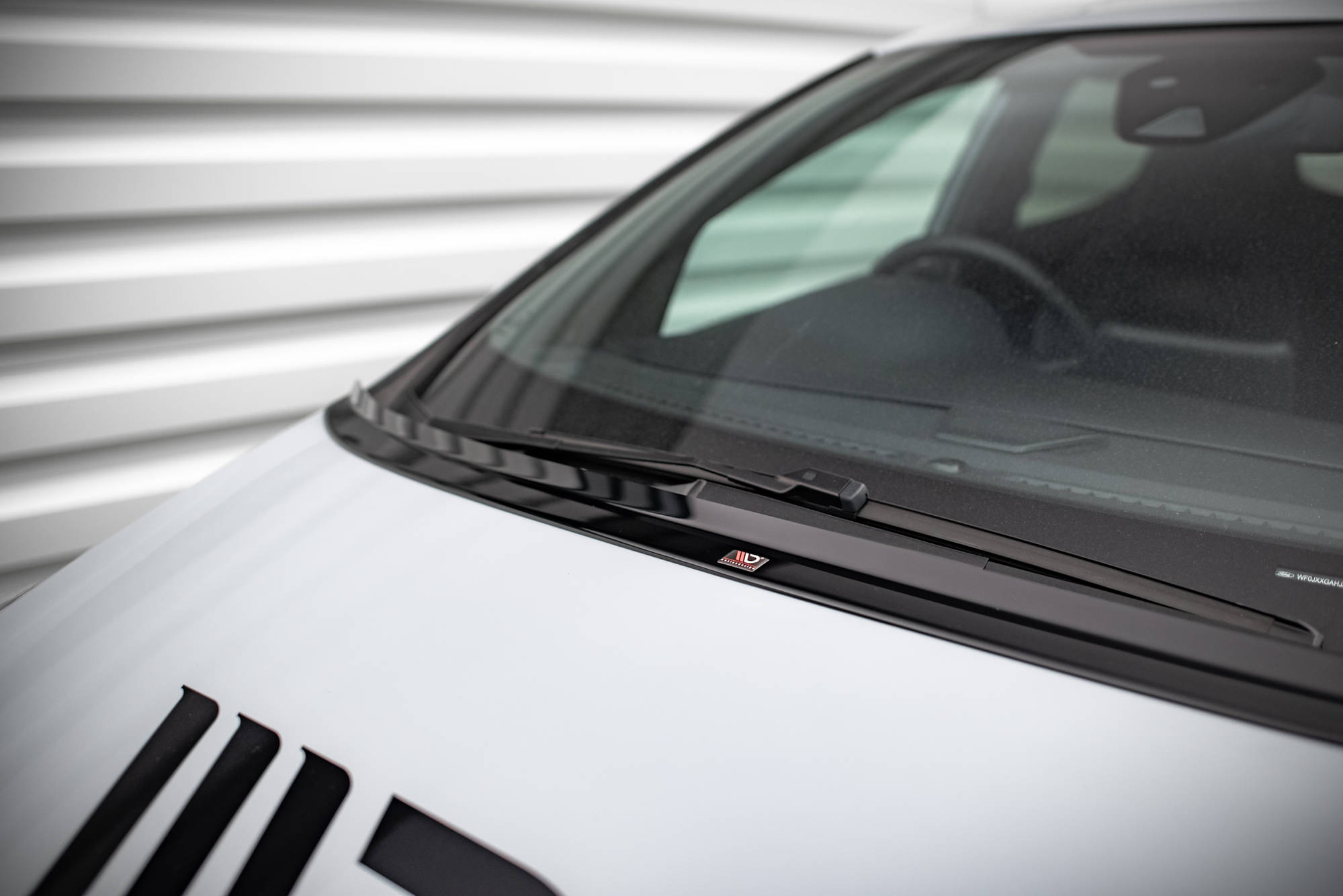 Verlängerung Motorhaube passend für Ford Fiesta Standard/ ST-Line/ ST schwarz Hochglanz