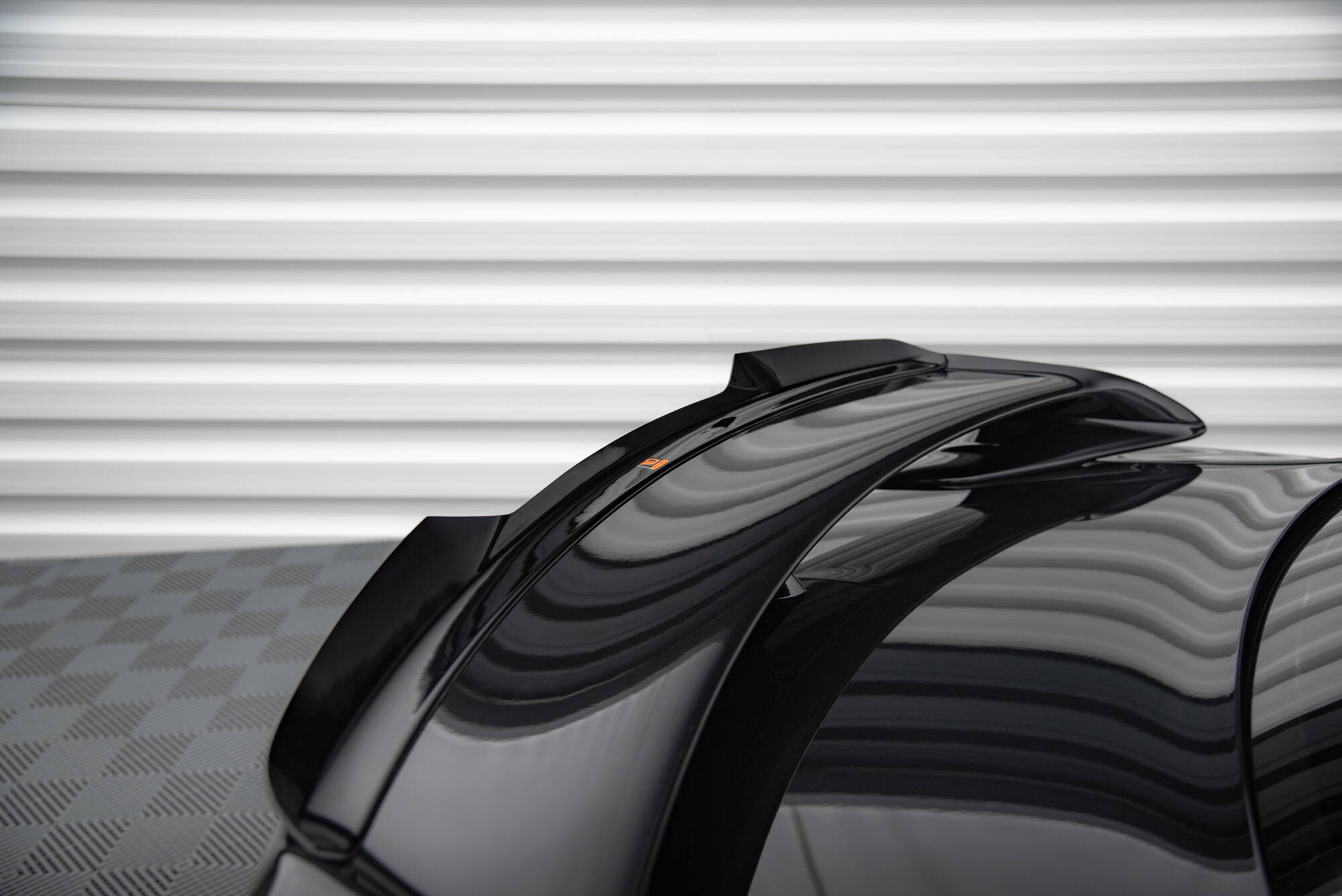 Heck Spoiler Aufsatz Abrisskante passend für Nissan GTR R35 FL schwarz Hochglanz