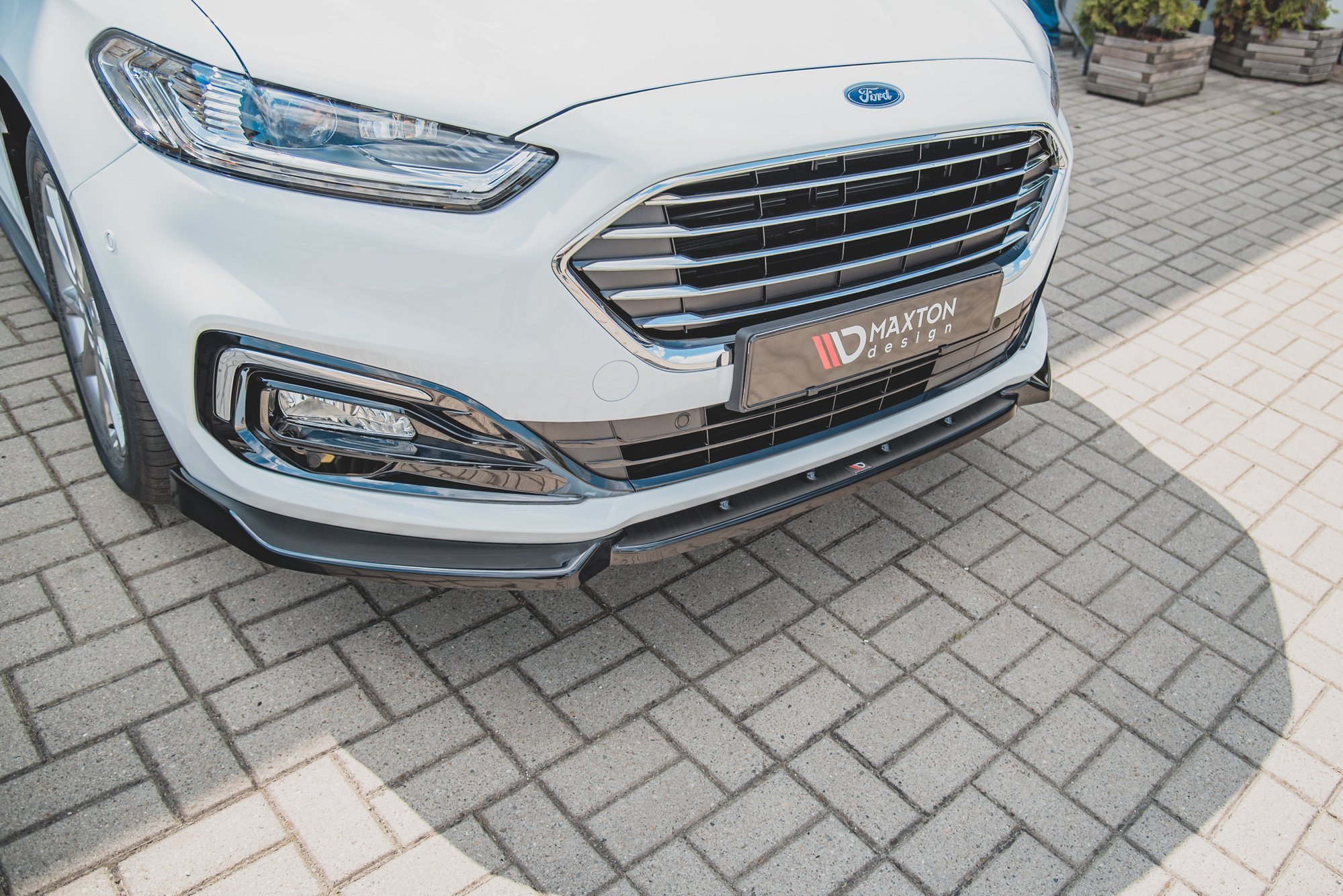Front Ansatz für Ford Mondeo Mk5 Facelift schwarz Hochglanz