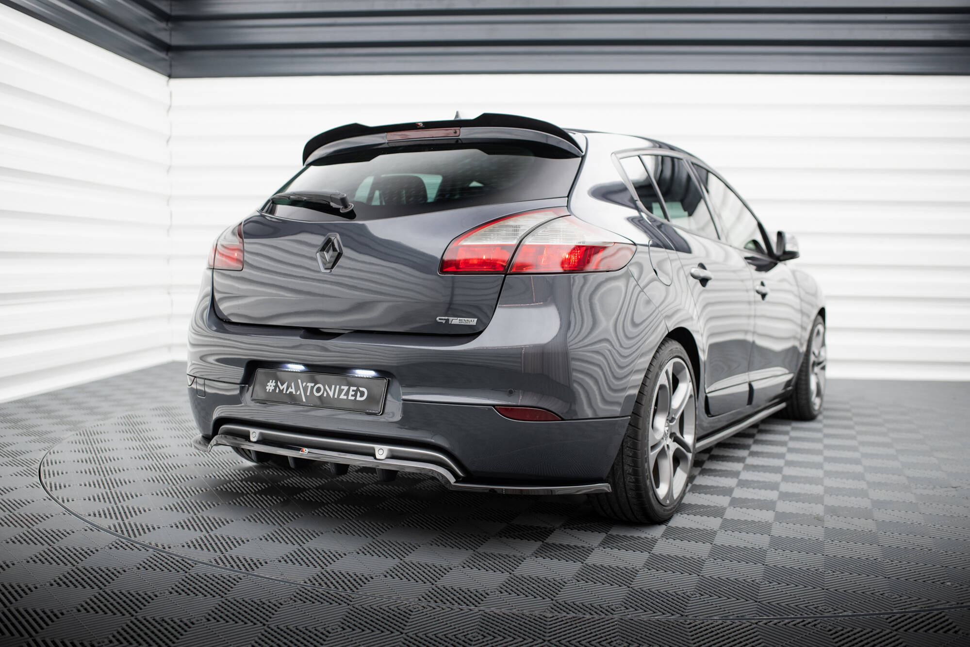 Street+ Mittlerer Diffusor RACE Heck Ansatz passend für Renault Megane GT MK3 FL schwarz Hochglanz