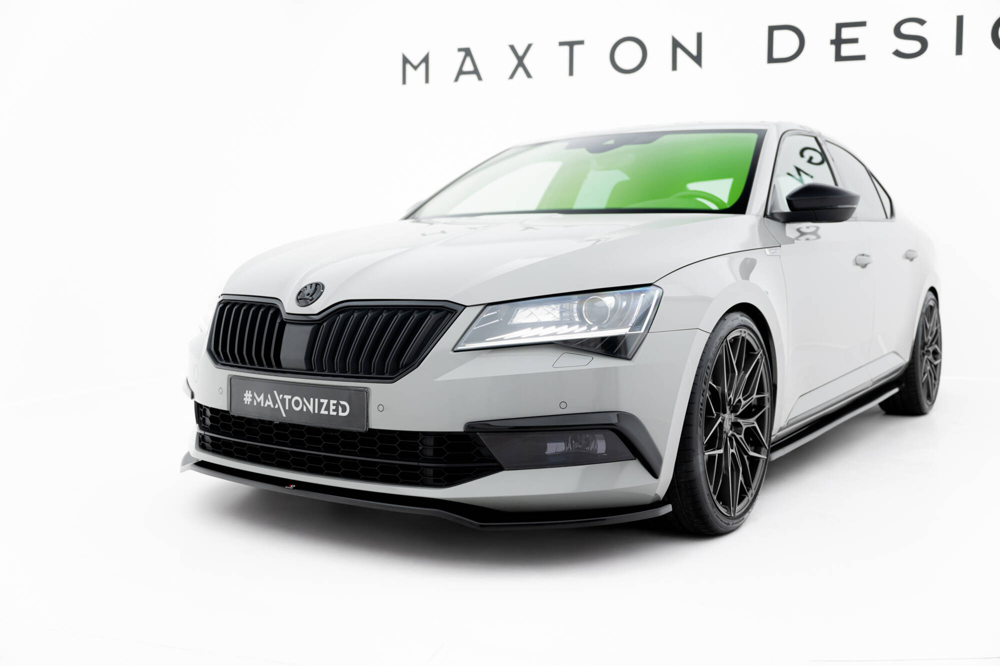 Street+ Spoilerlippe Front Ansatz V.2 passend für Skoda Superb Liftback / Combi Mk3 schwarz Hochglanz