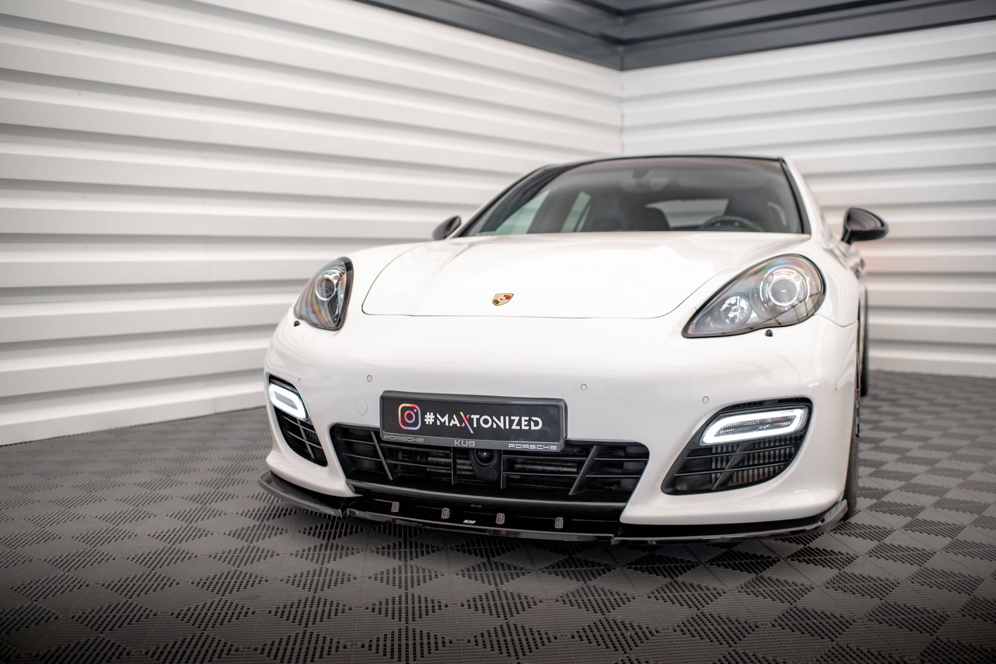 Street+ Spoilerlippe Front Ansatz V.1 passend für Porsche Panamera Turbo Sport Design Package 970 schwarz Hochglanz