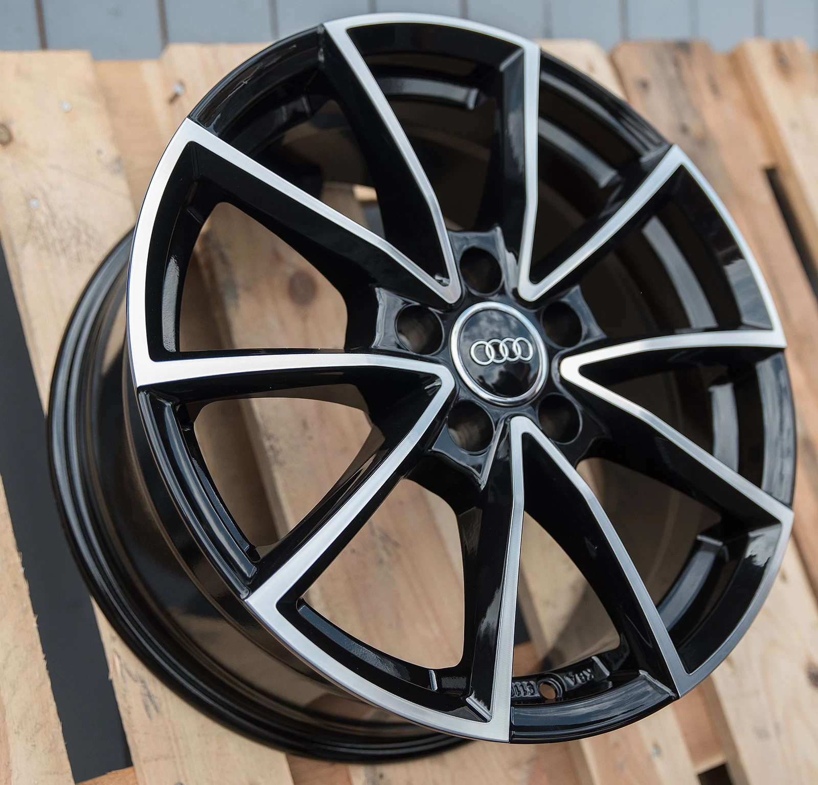 19 Zoll Wheelworld Wh28 Felgen schwarz poliert für Audi A3 S3 Octavia RS GTI R32