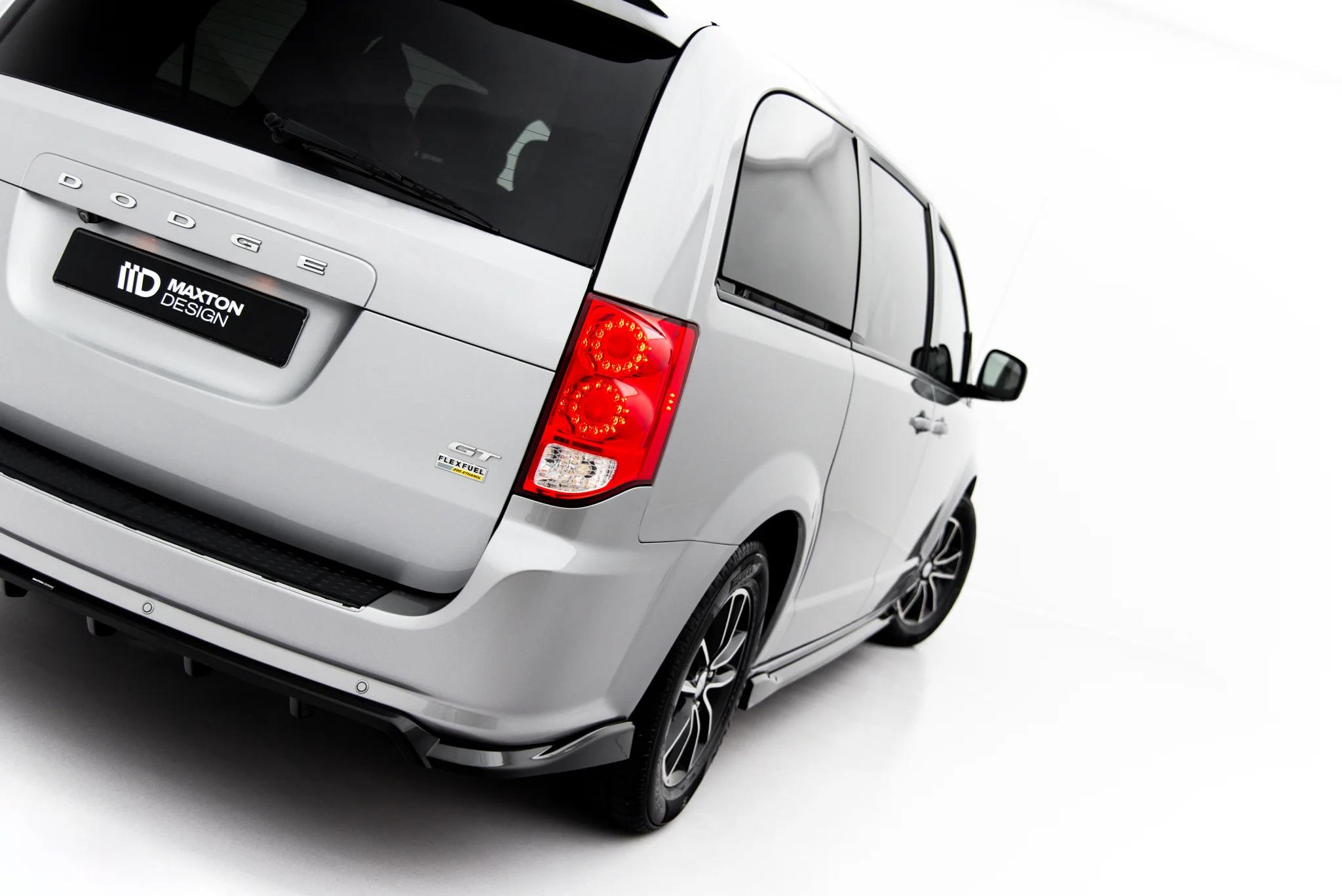 Street+ Mittlerer Diffusor RACE passend für Dodge Grand Caravan Mk5 Facelift schwarz Hochglanz