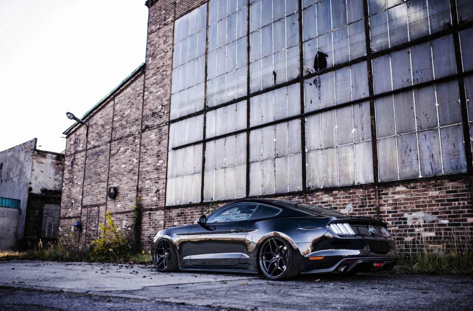 19 zoll Japan Racing JR34 Felgen für Ford Mustang LAE Schwarz Glanz 9,5x19