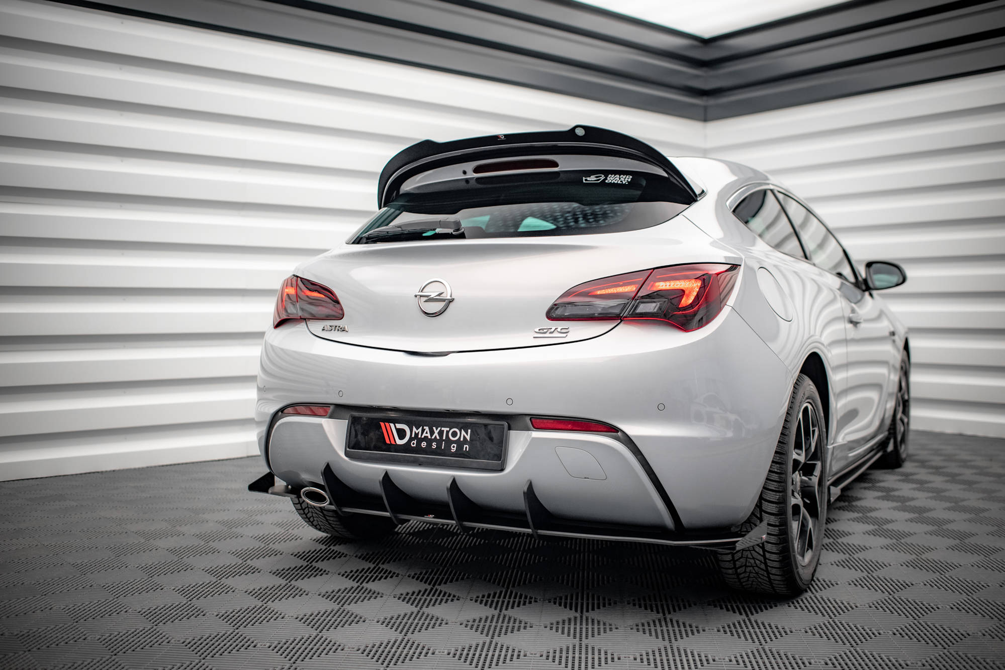 Heck Spoiler Aufsatz Abrisskante passend für Opel Astra GTC OPC-Line J schwarz Hochglanz