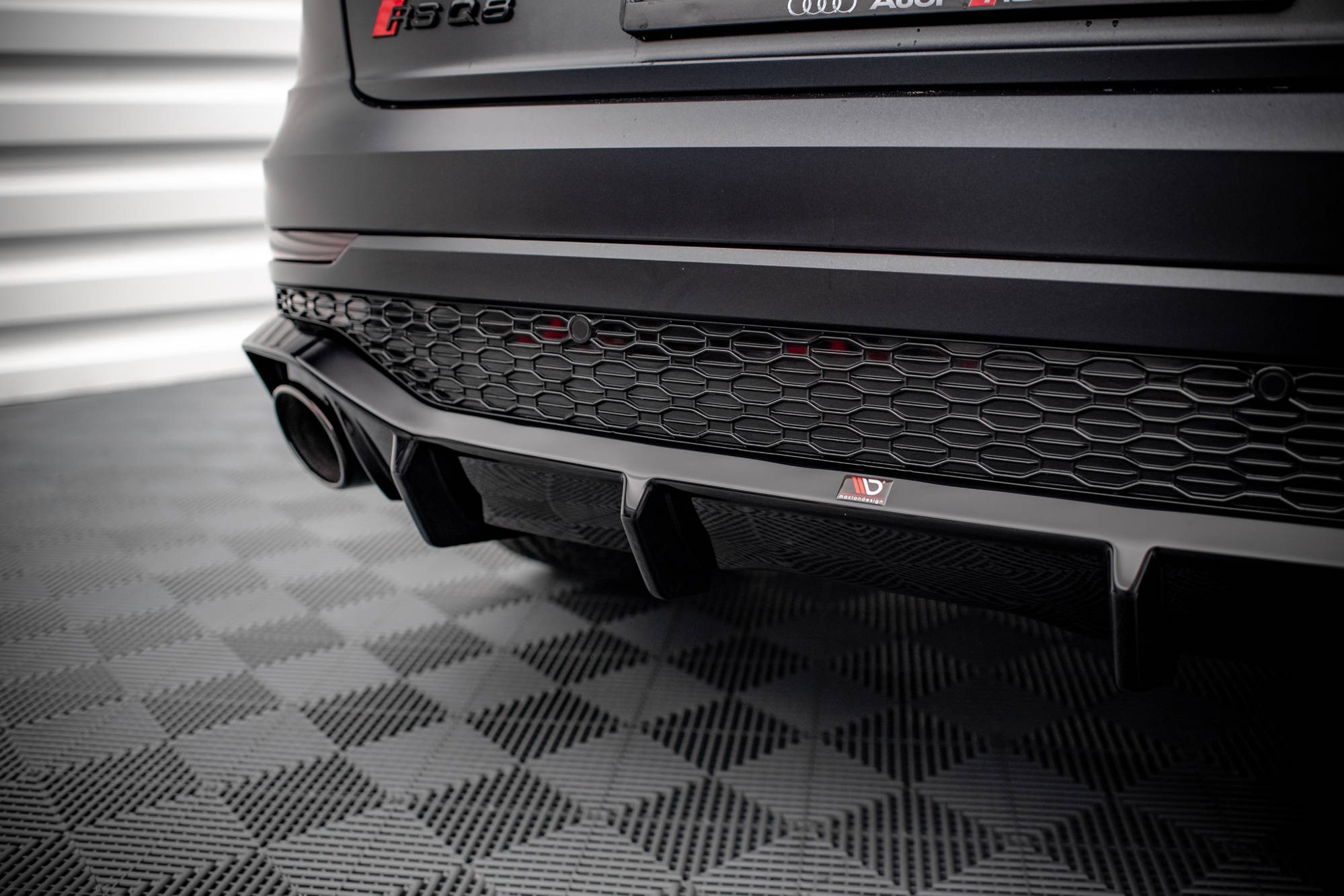 Street+ Heck Ansatz Diffusor passend für Audi RSQ8 Mk1 schwarz Hochglanz