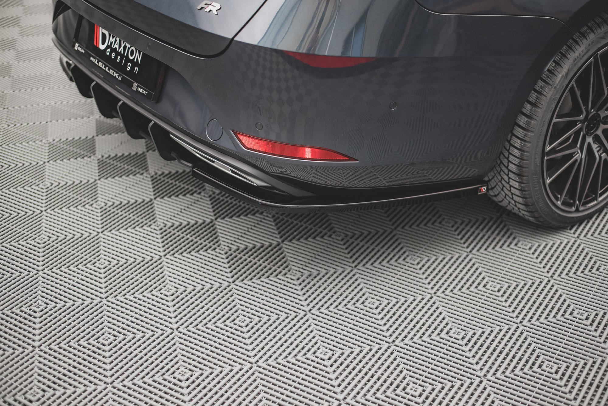 Street+ Heck Ansatz Flaps passend für Seat Leon FR ST Mk4 schwarz Hochglanz