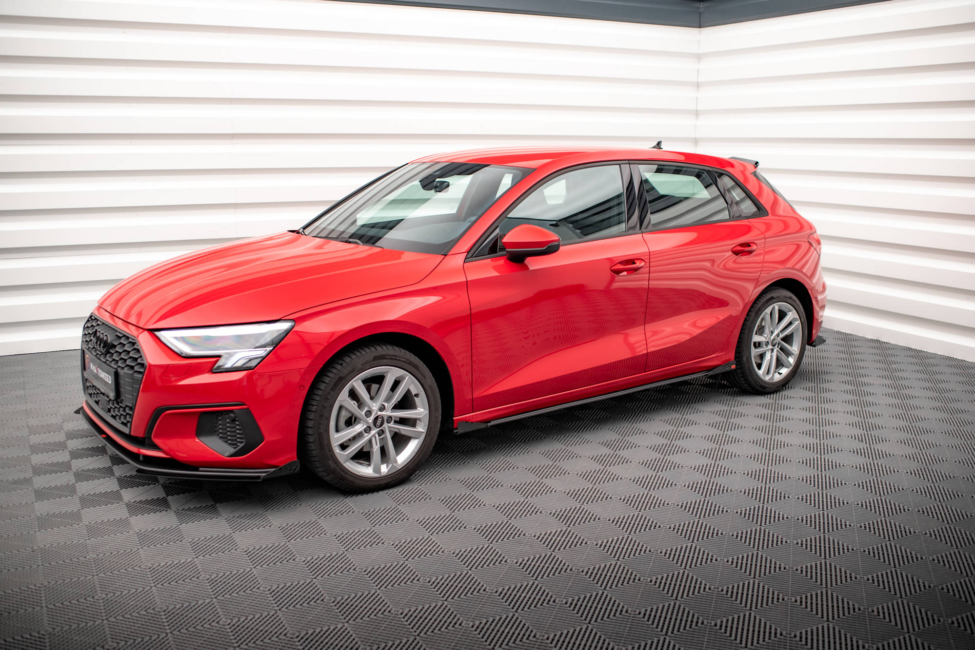 Street Pro Seitenschweller Leisten + Flaps passend für Audi A3 8Y schwarz Hochglanz