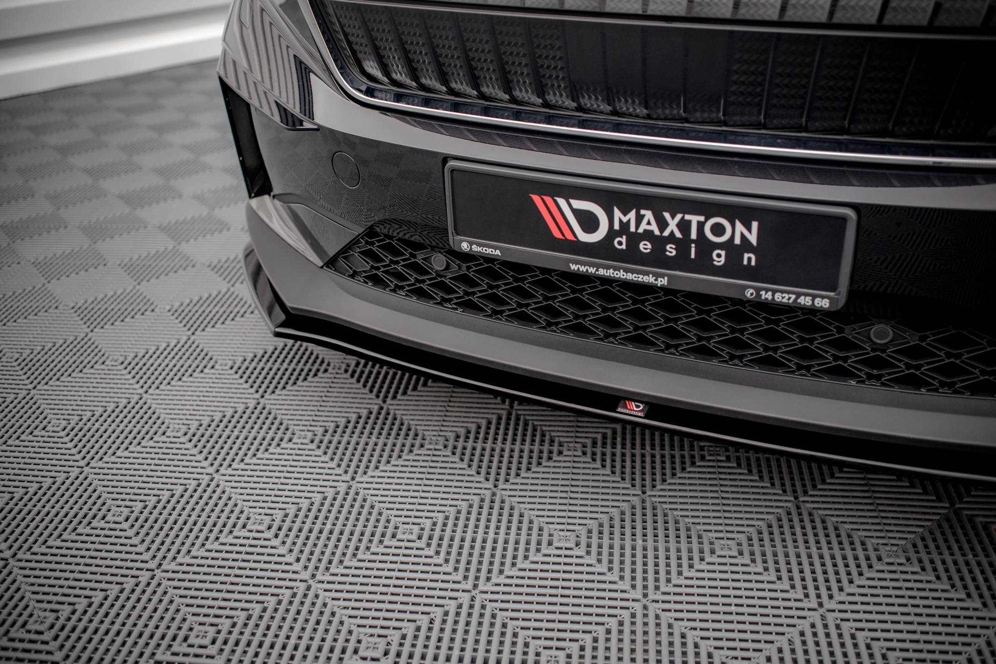 Street+ Spoilerlippe Front Ansatz V.1 passend für Skoda Enyaq iV schwarz Hochglanz