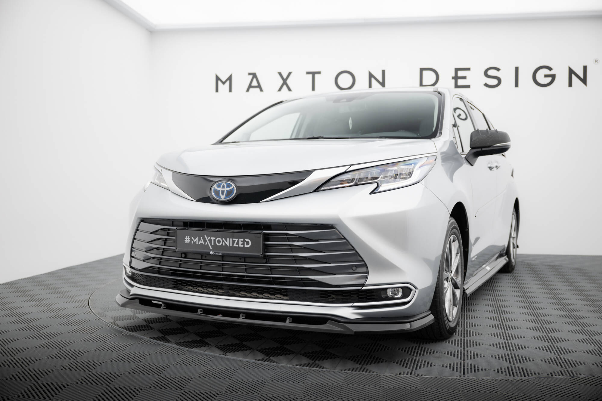 Street+ Spoilerlippe Front Ansatz passend für Toyota Sienna Mk4 schwarz Hochglanz