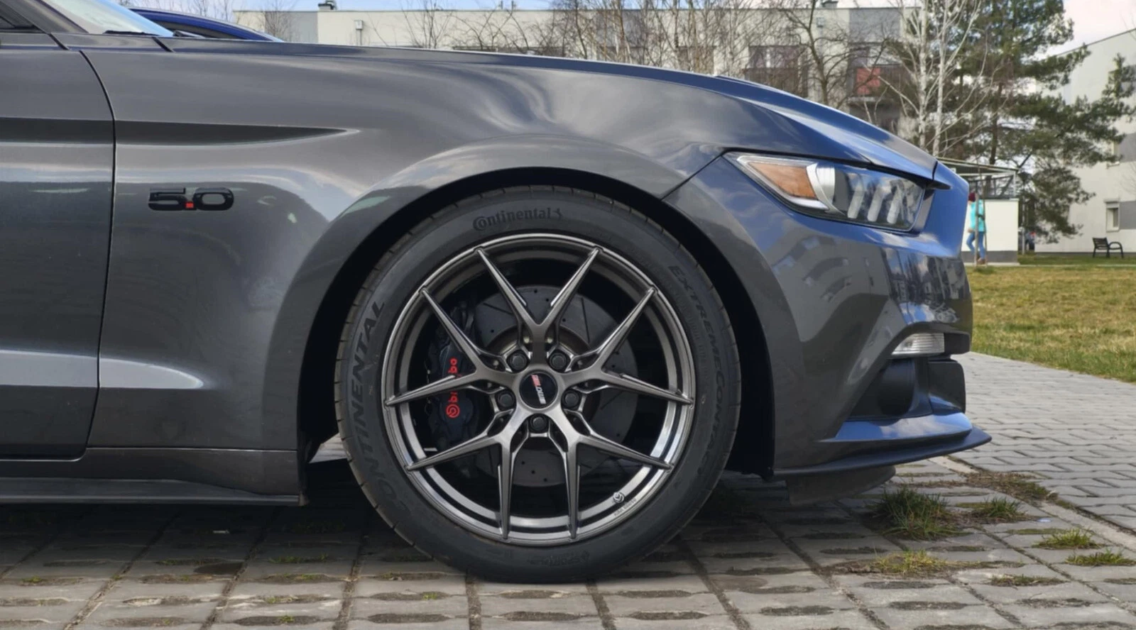 20 Zoll Motec Ultimate MCR4 Felgen für Ford Mustang LAE GT Tesla Model Y Grau