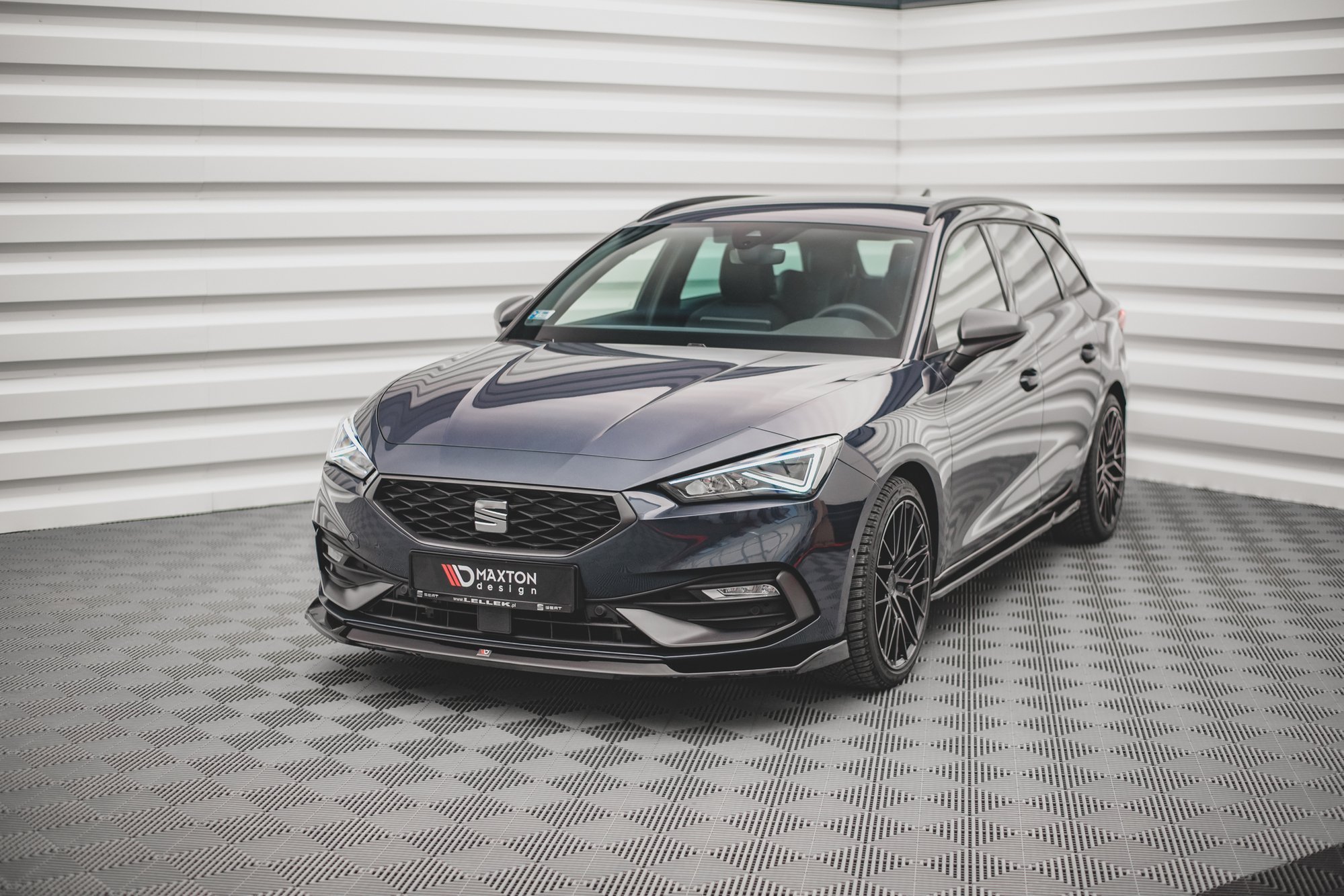 Street+ Spoilerlippe Front Ansatz V.3 passend für Seat Leon FR Mk4 schwarz Hochglanz