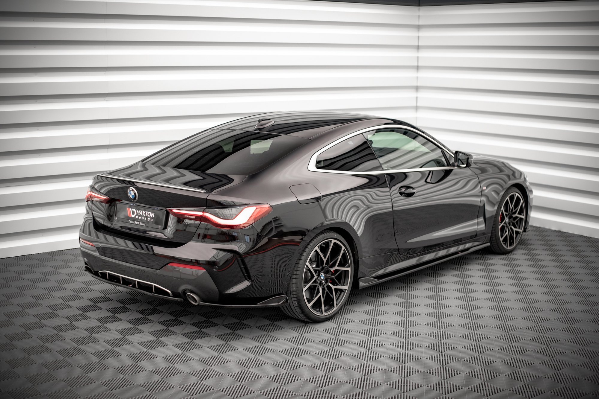 Street+ Heck Ansatz Flaps V.2 passend für BMW 4er M-Paket G22 / G23 / G22 FL / G23 FL schwarz Hochglanz