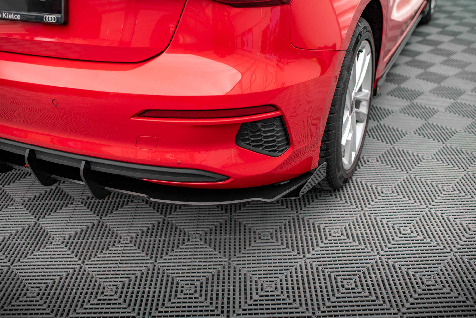 Street Pro Heck Ansatz Diffusor + Flaps passend für Audi A3 Sportback 8Y schwarz Hochglanz