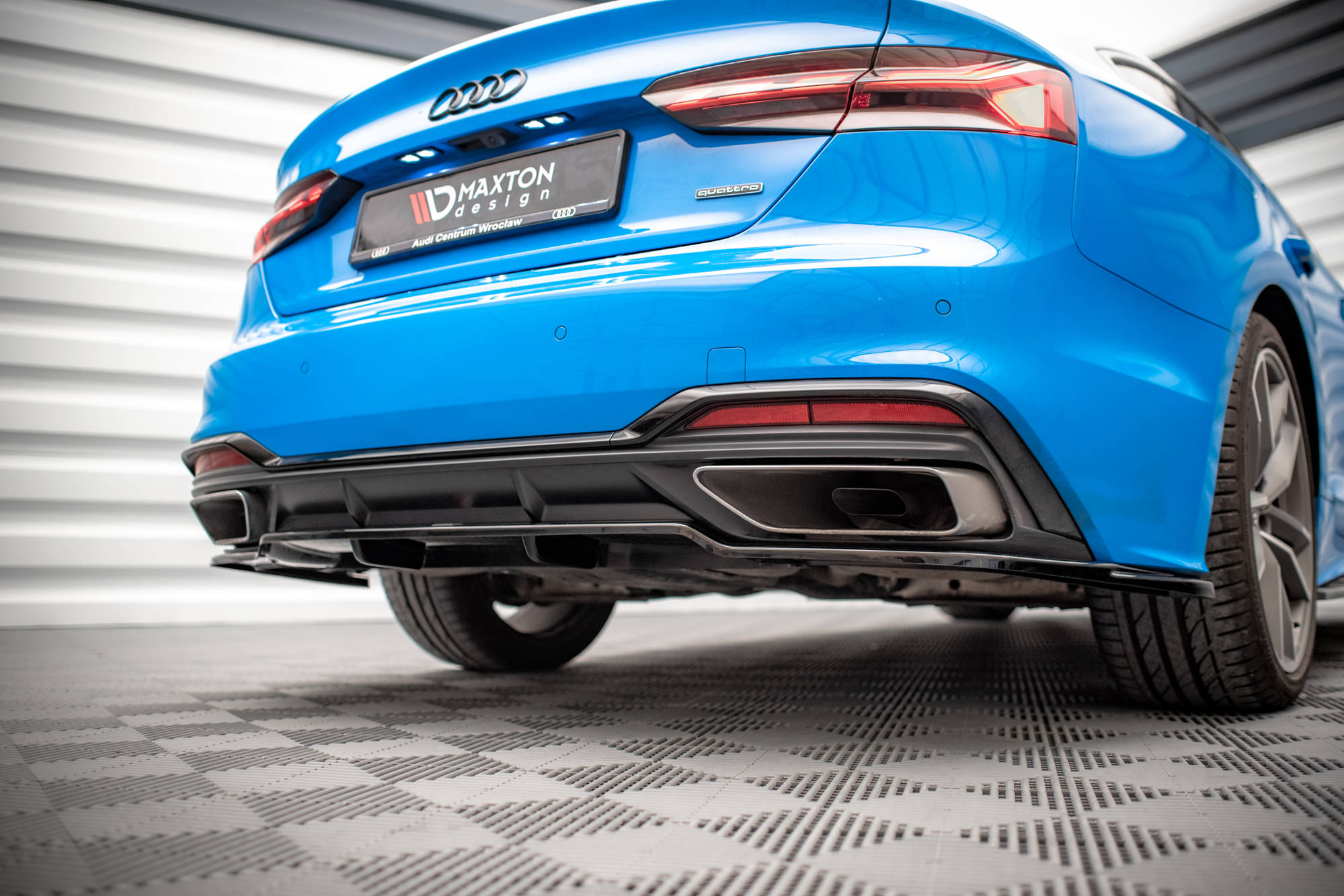 Street+ Mittlerer Diffusor RACE Heck Ansatz passend für Audi A5 S-Line F5 FL schwarz Hochglanz