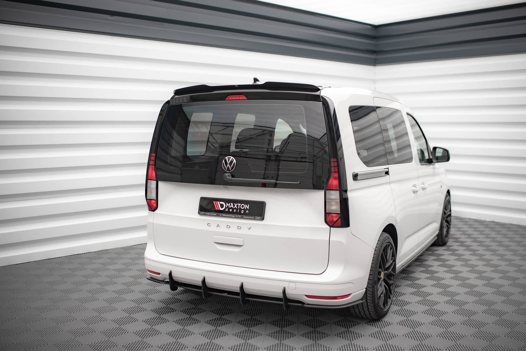 Heck Spoiler Aufsatz Abrisskante passend für VW Caddy Mk5 schwarz Hochglanz
