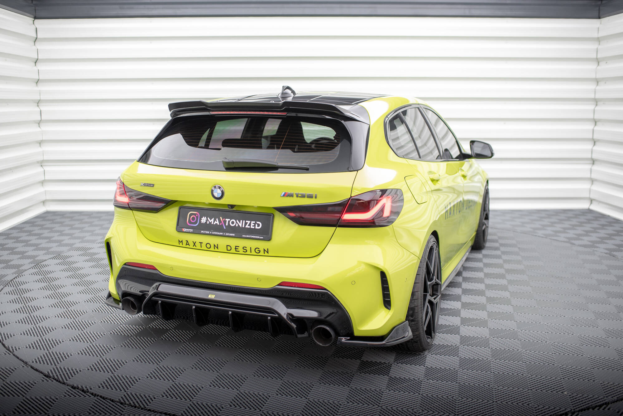 Street+ Heck Ansatz Flaps V.8 passend für BMW 1er M-Paket / M135i / 128ti F40 schwarz Hochglanz